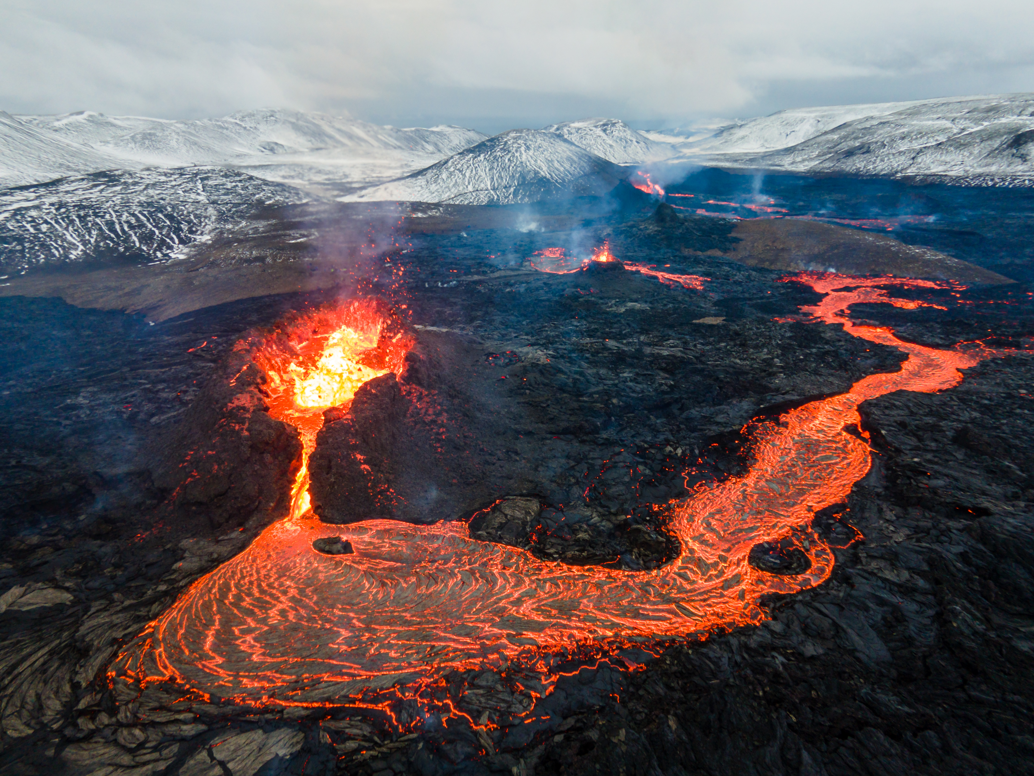 ラバショーによるラバアカデミー - 地質学、火山、そして溶岩に関する記事