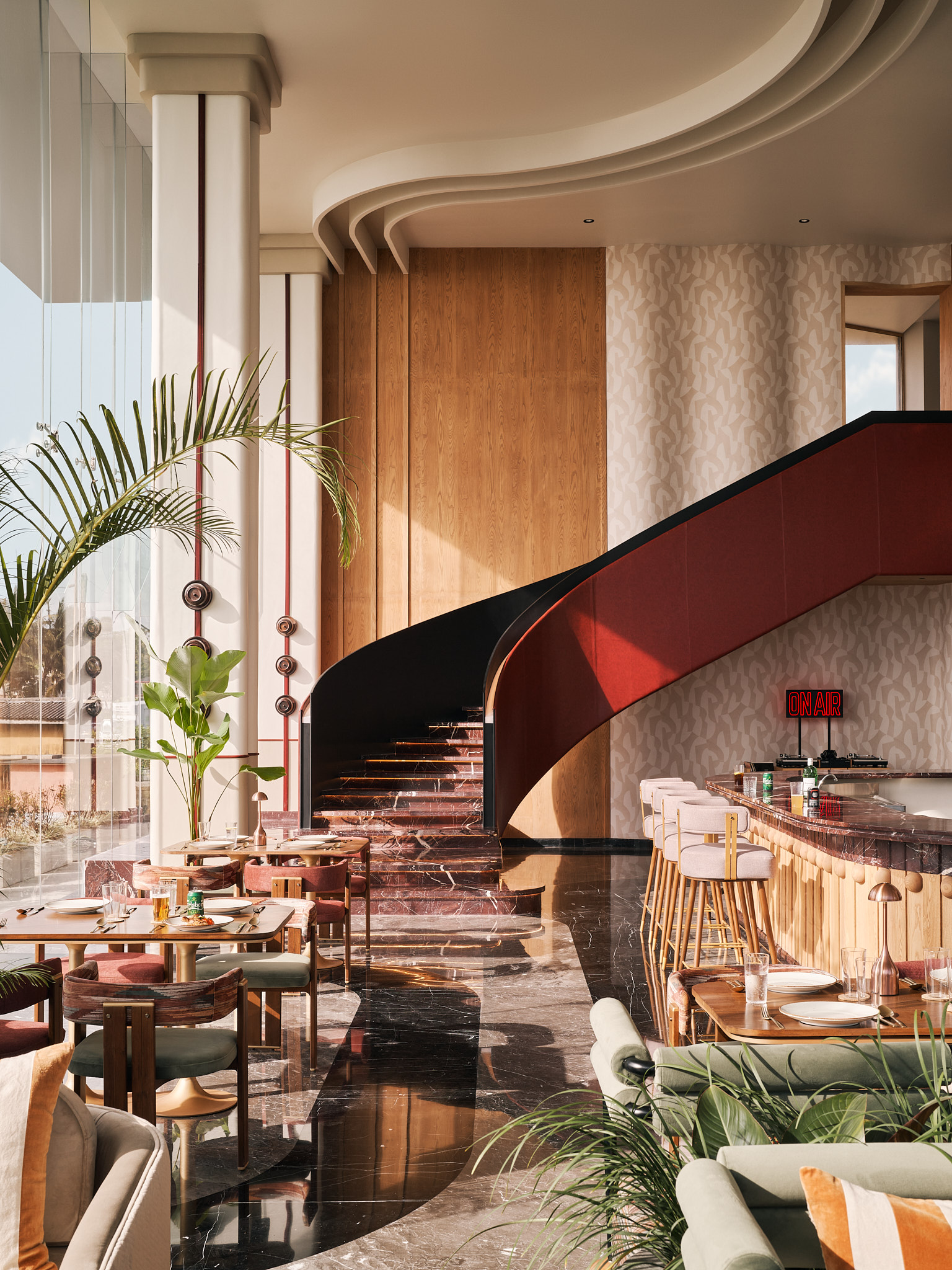 Red spiral staircase at the Bar-kery, Otherland Galle