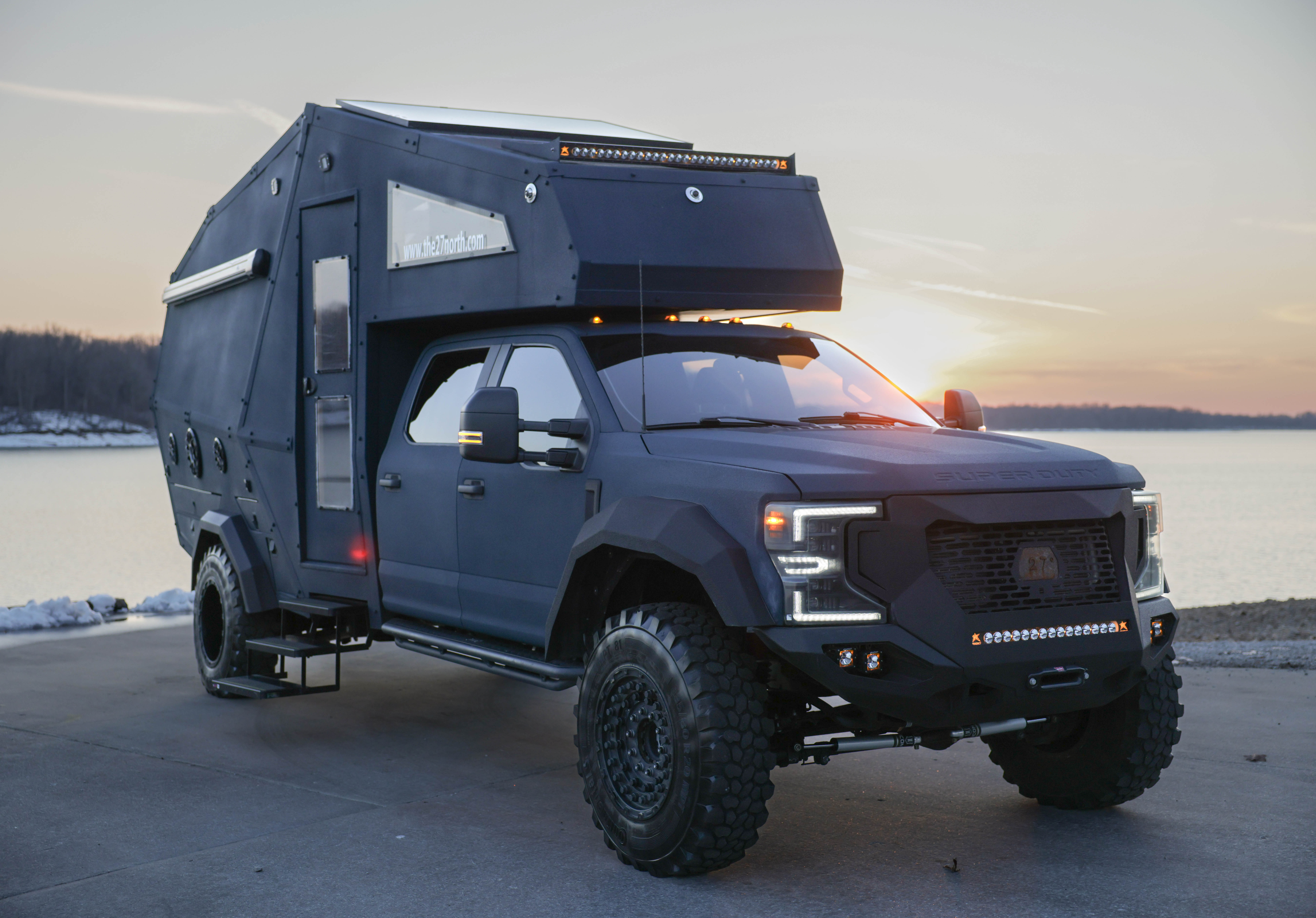 27NORTH | Icy Expedition Cabin