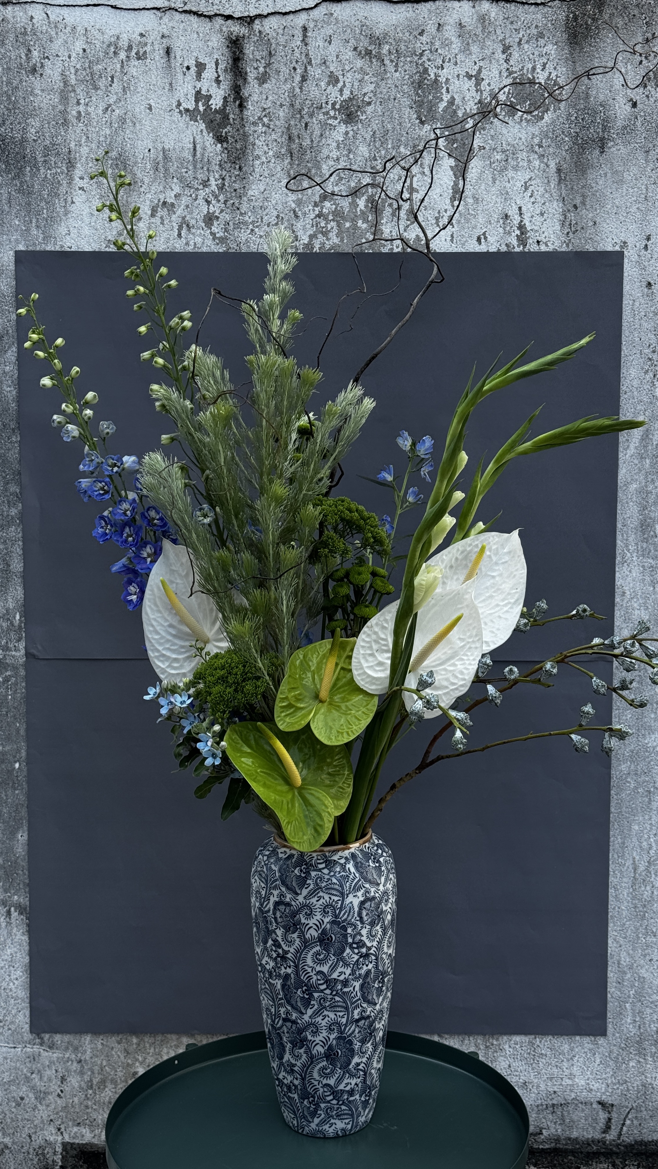 Botanikoh bouquet with fresh flowers and sculptural greenery