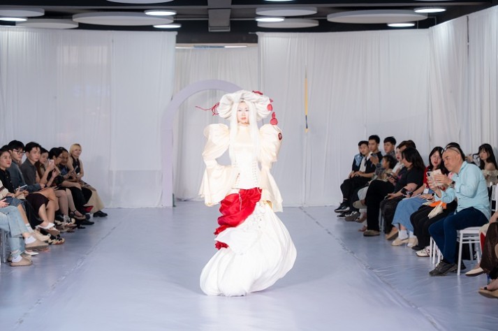 [Hướng nghiệp 2026] Thiết kế thời trang - Khi sáng tạo chạm đến phong cách sống 45