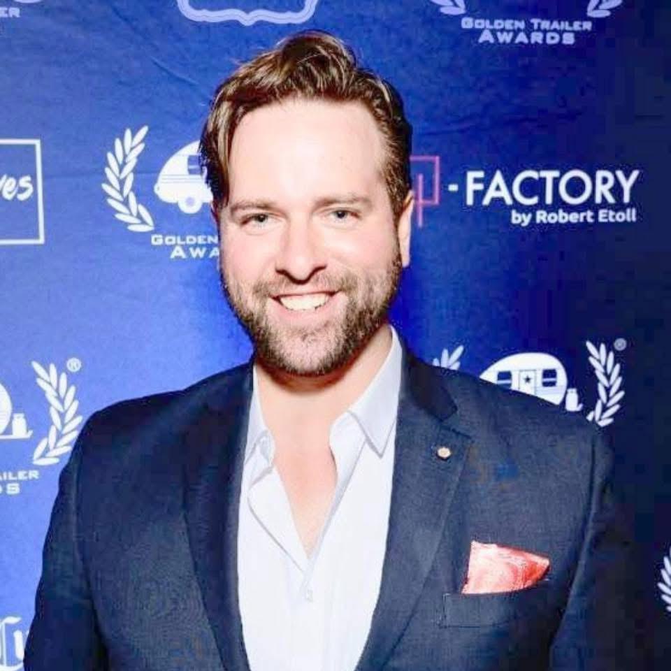 Concetrated triathlete grayscale