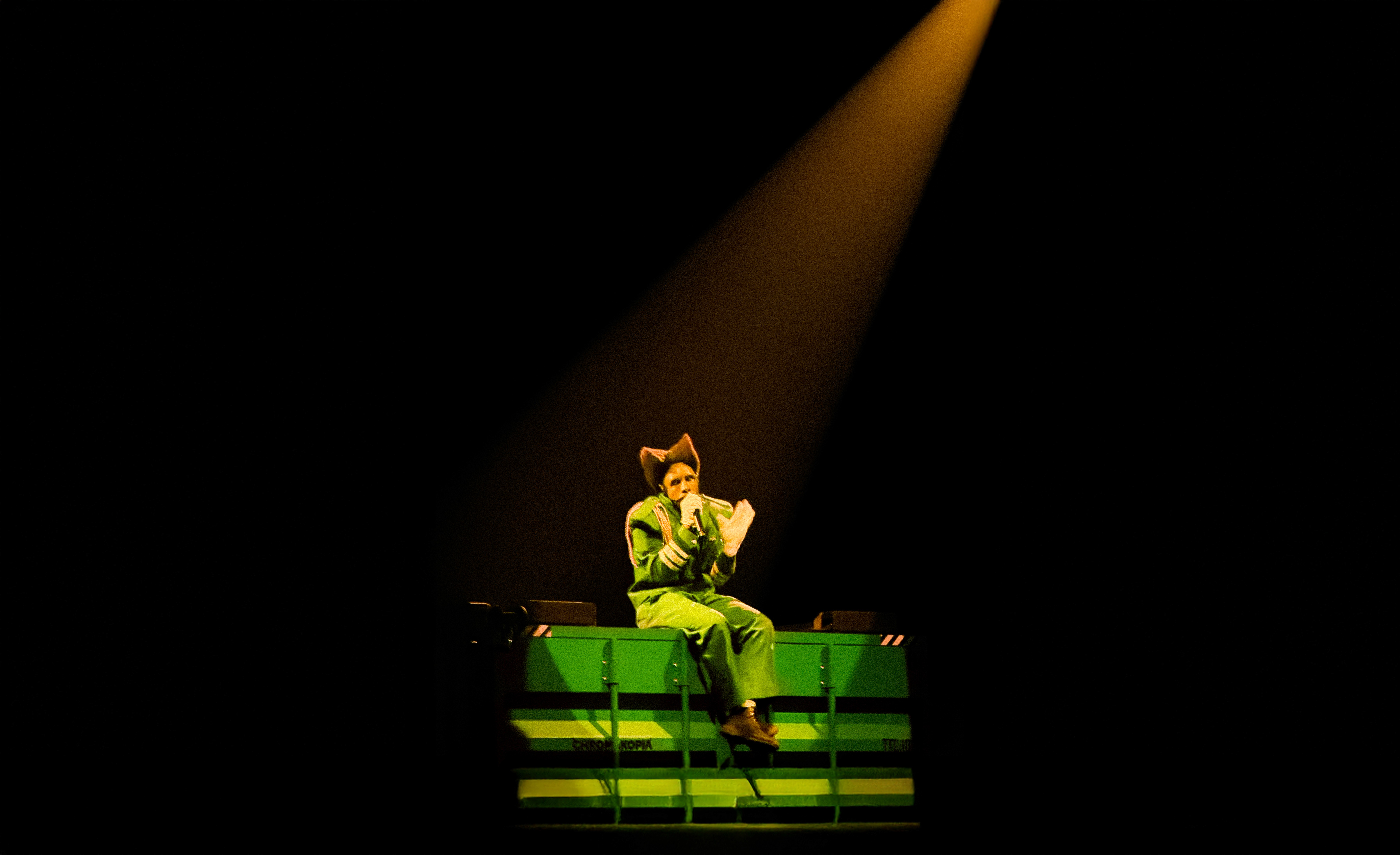 a model wearing a modern glasses