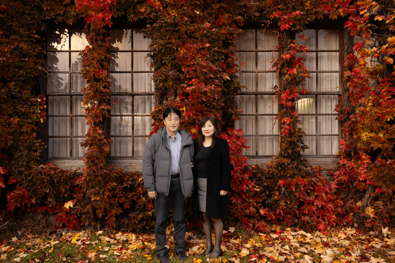 Former nurses who now run an indigo dyeing experience in Kuroishi, Aomori