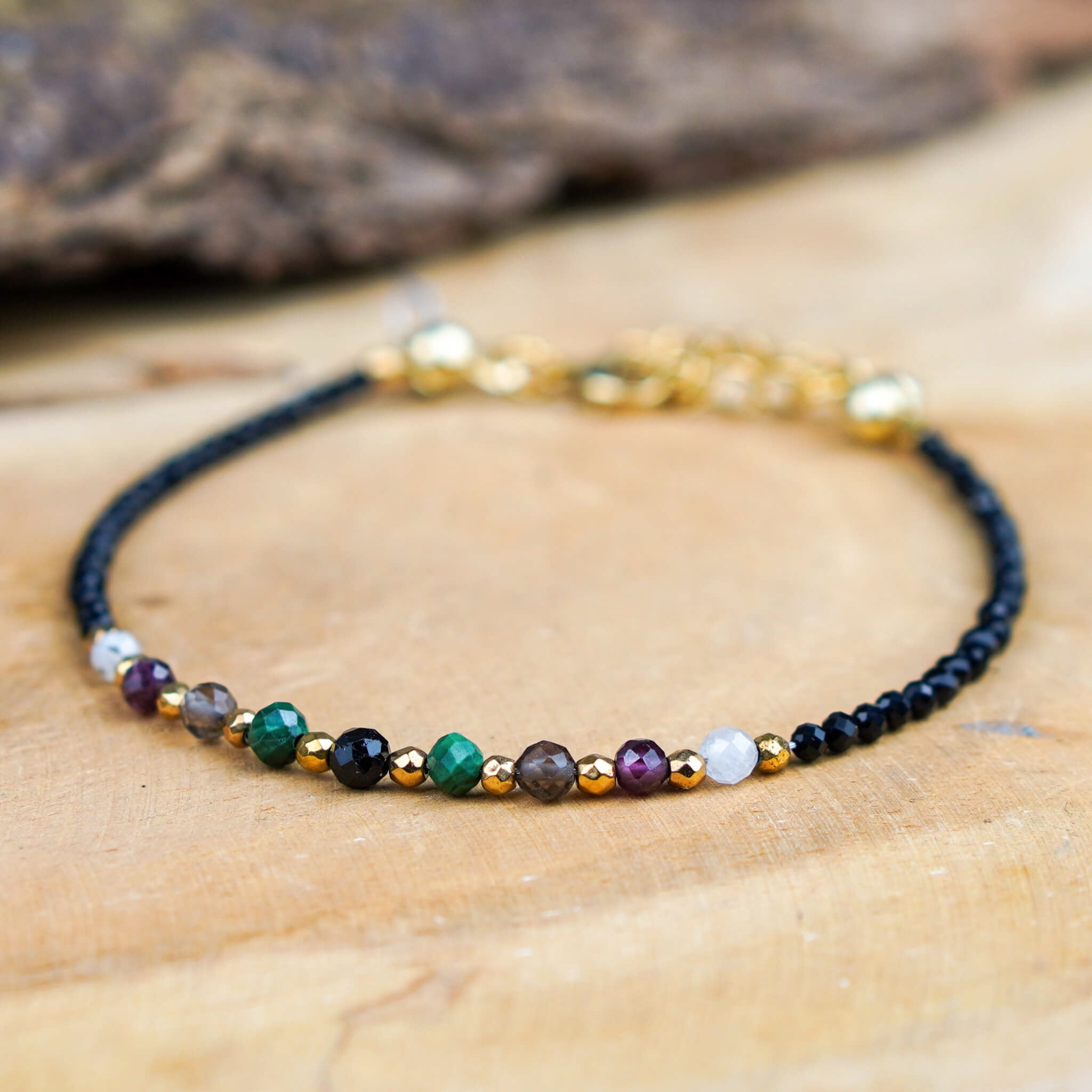 Bransoletka dla astrologicznego Koziorożca grudzień styczeń handmade z kamieni szlachetnych naturalnych