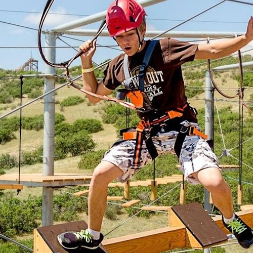 极限滑索与探险