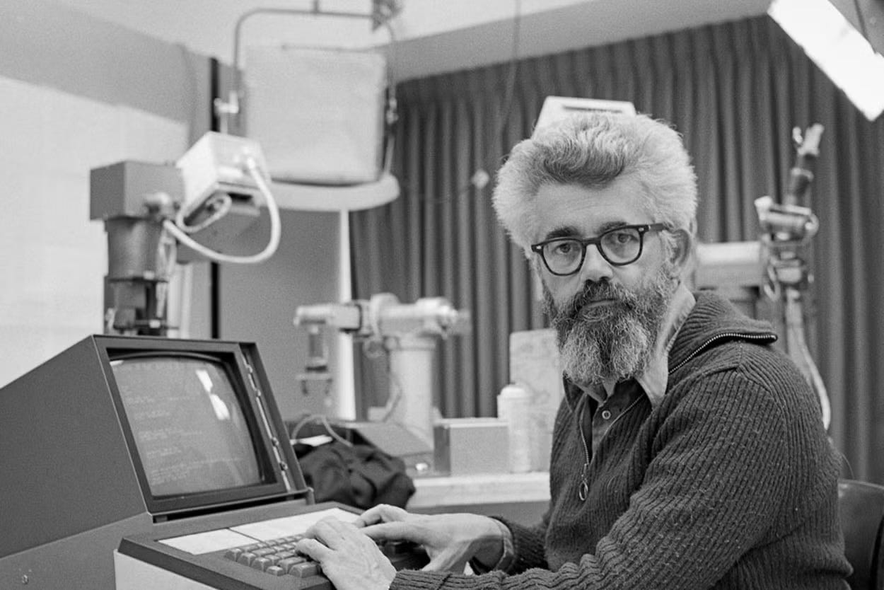 John McCarthy in his laboratory at Stanford (image credit : The Independent)