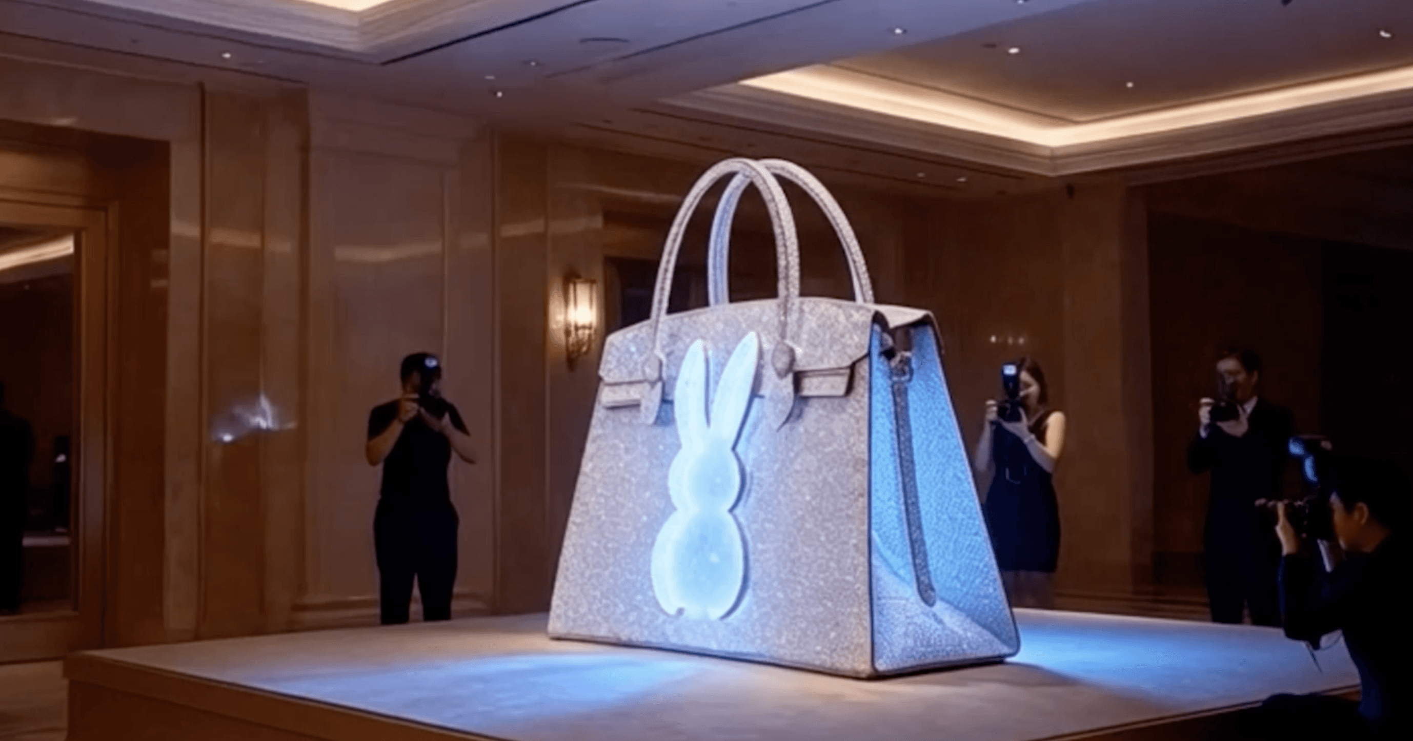 a fast-growing direct-to-consumer fashion brand