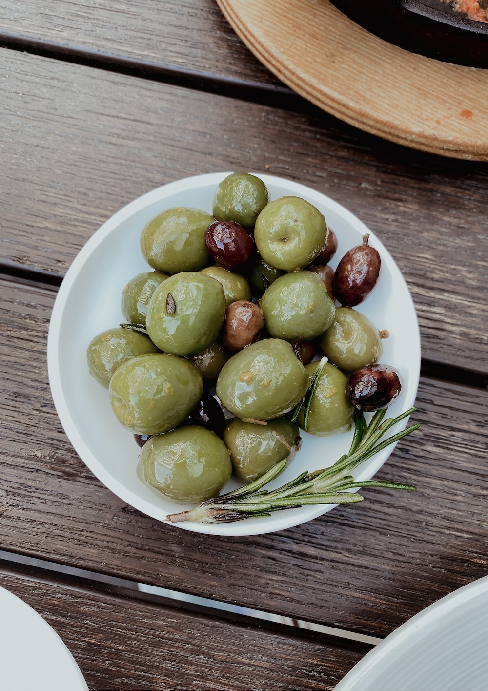 Frau hält Gilda mit Pulpo in die Kamera