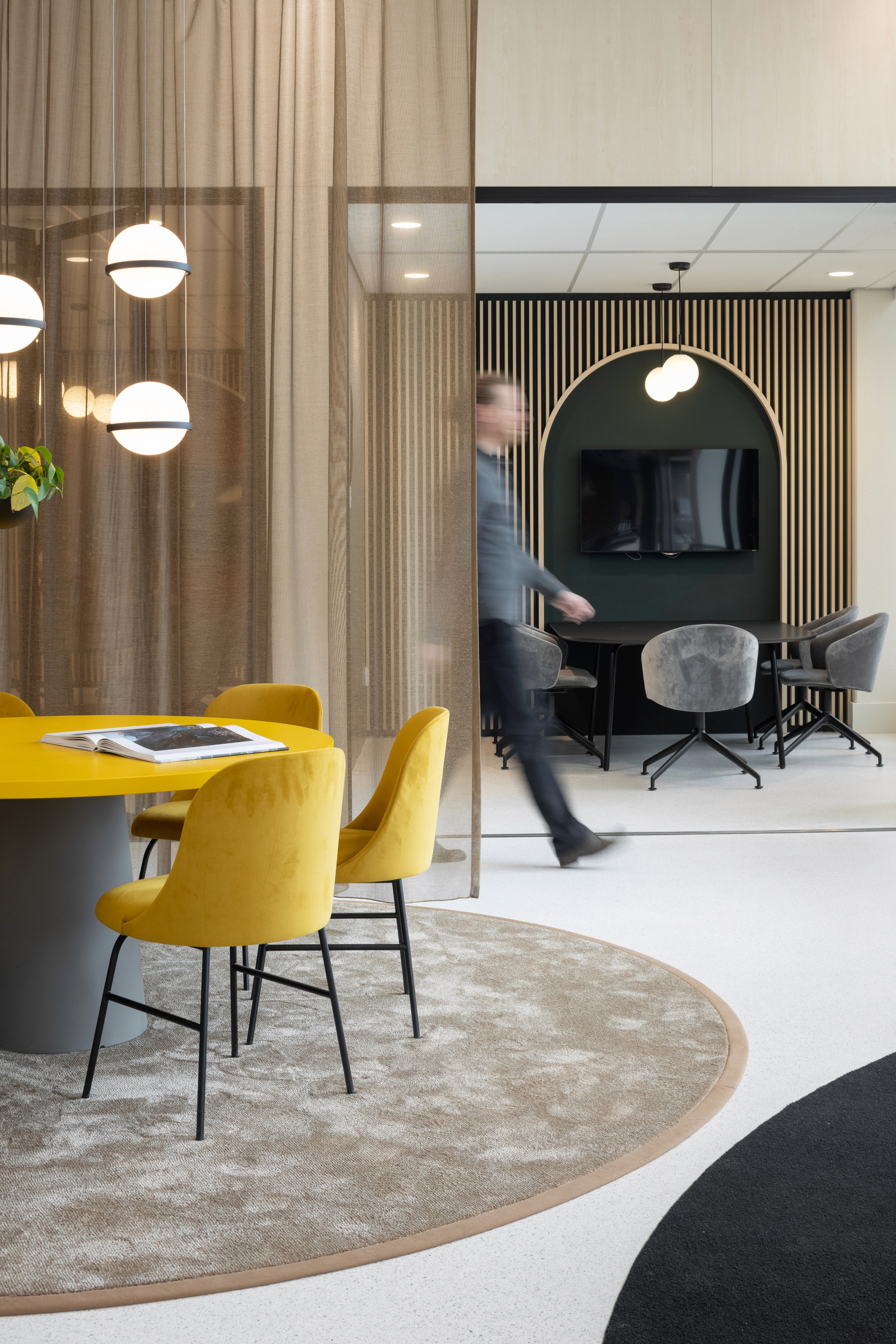 mockup office APF by Analogue agancy
