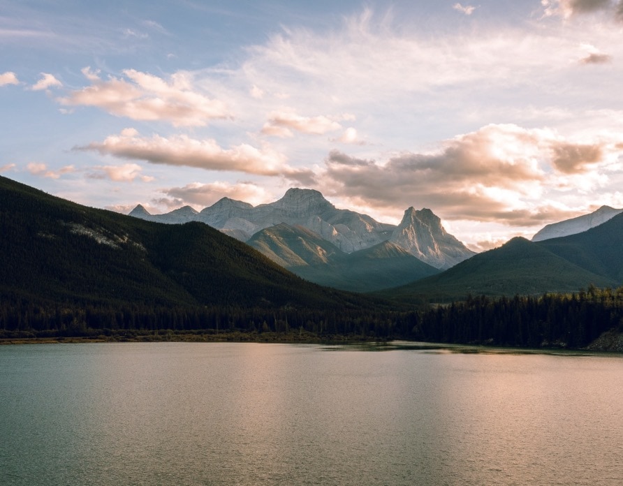 image of mountain range