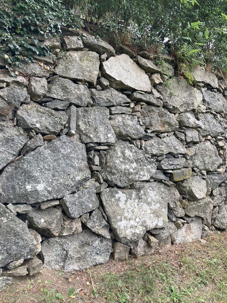 Bauregeln Trockenmauern Schwere Decksteine oben