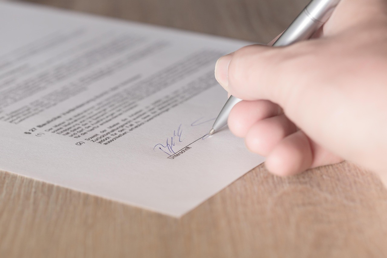 An agreement to lease and a deed of lease