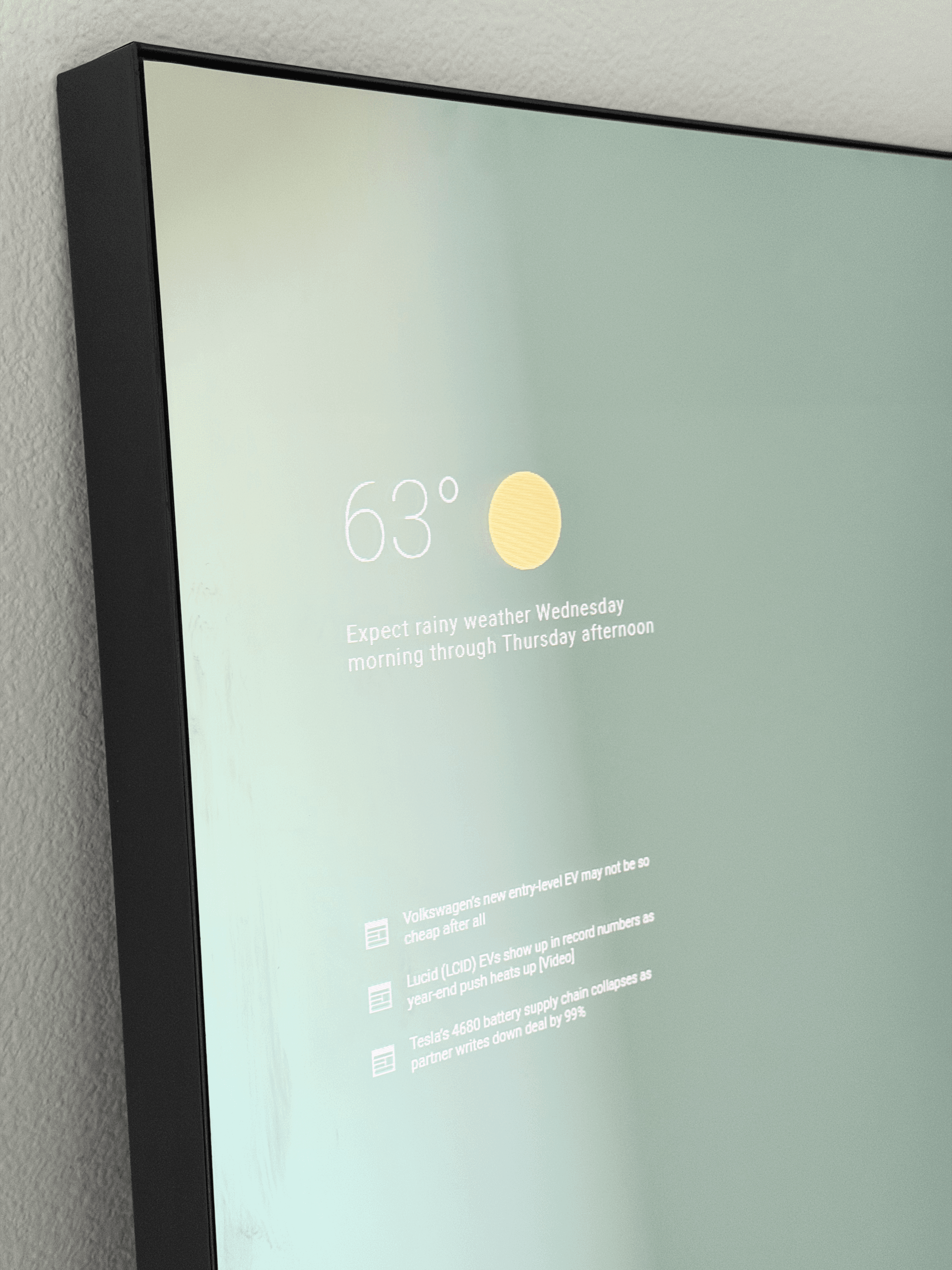 Batch.Works logo over a photo of a box of 3D printed objects