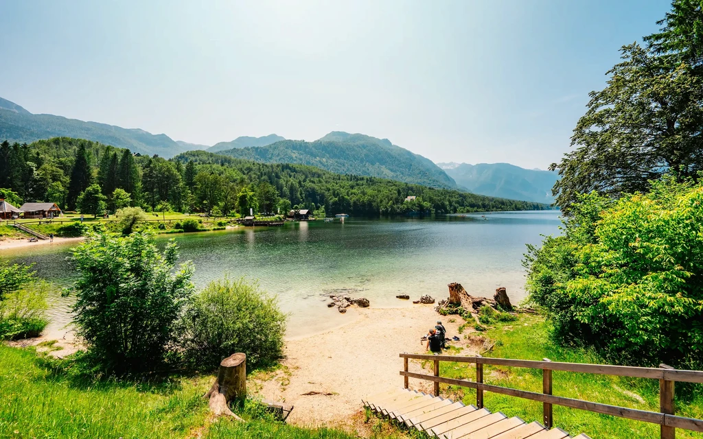 Bohinj-sjøen i Triglav Nasjonalpark | Expa Travel