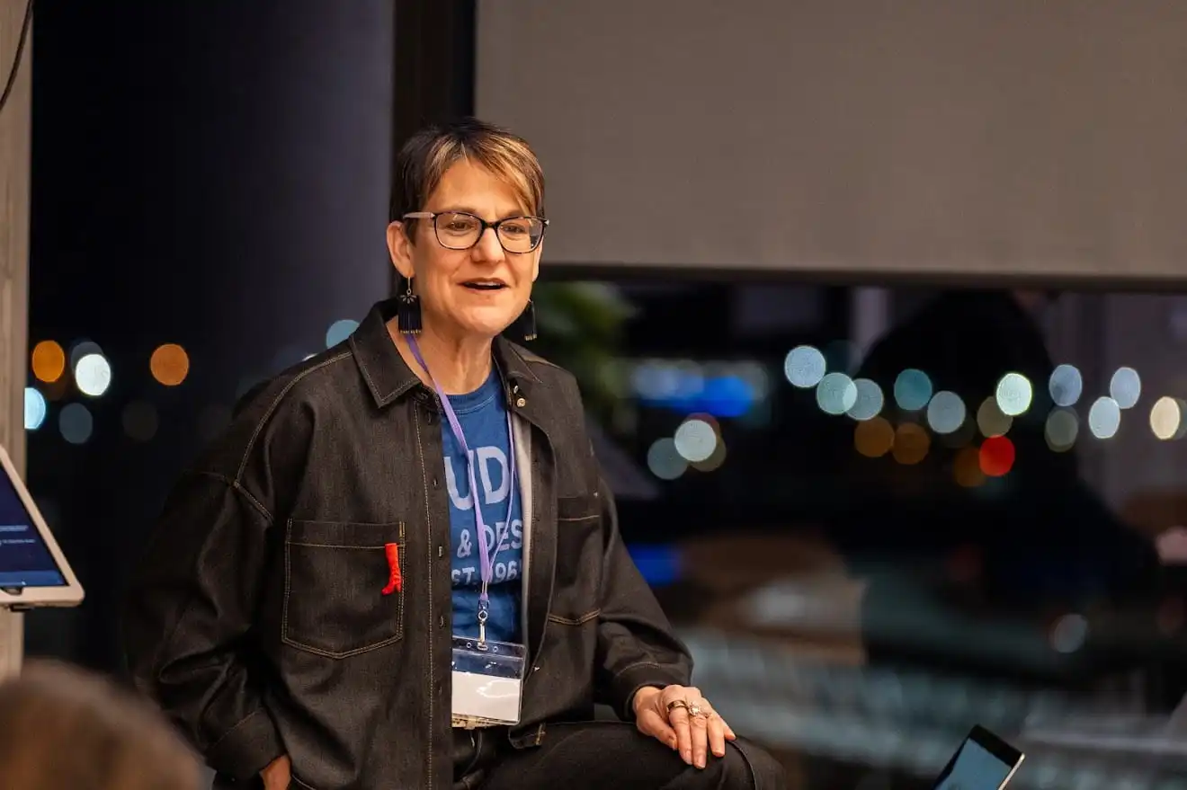 Daneal giving a lesson