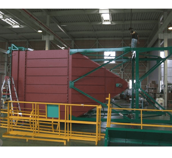 小型化とはいえ横からの視点ではかなり大きい