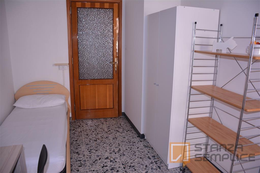 9 sqm room in Via Pola, Cagliari