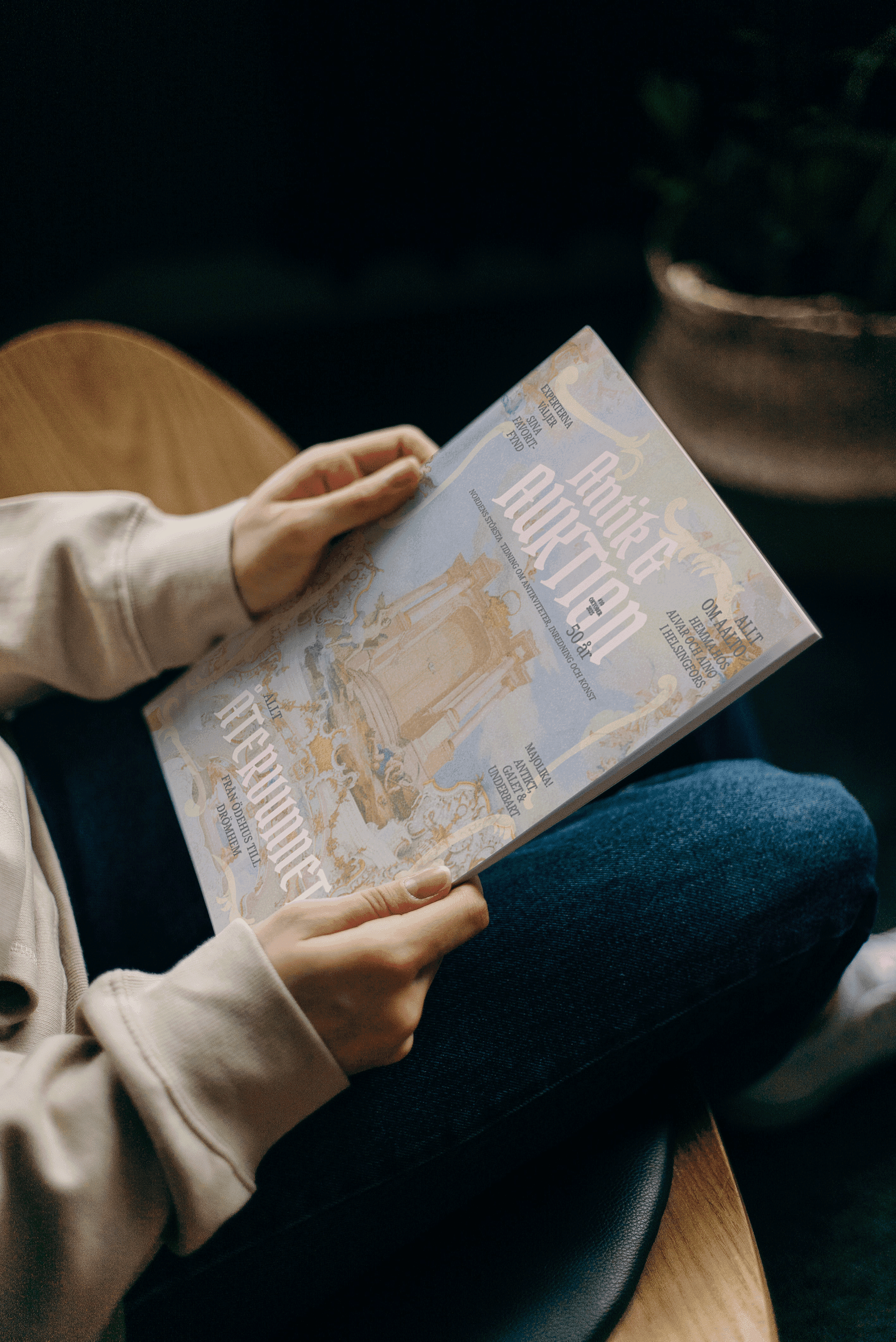 The word "H23" pixelated