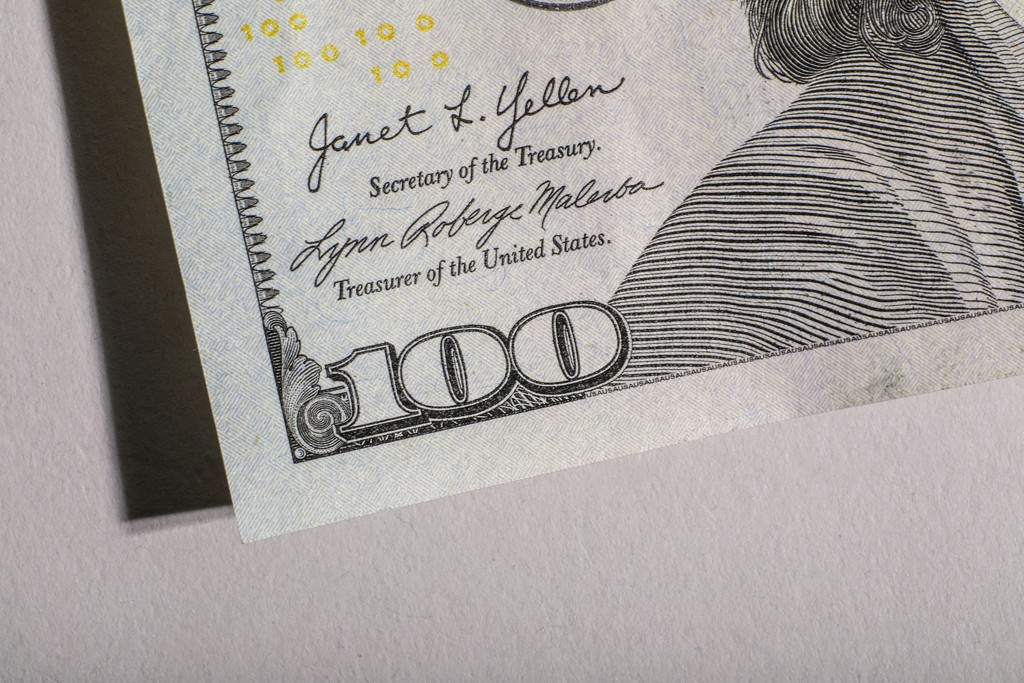 Global dollar accounts is the opportunity many new companies are seizing (Giorgio Trovato / Unsplash)