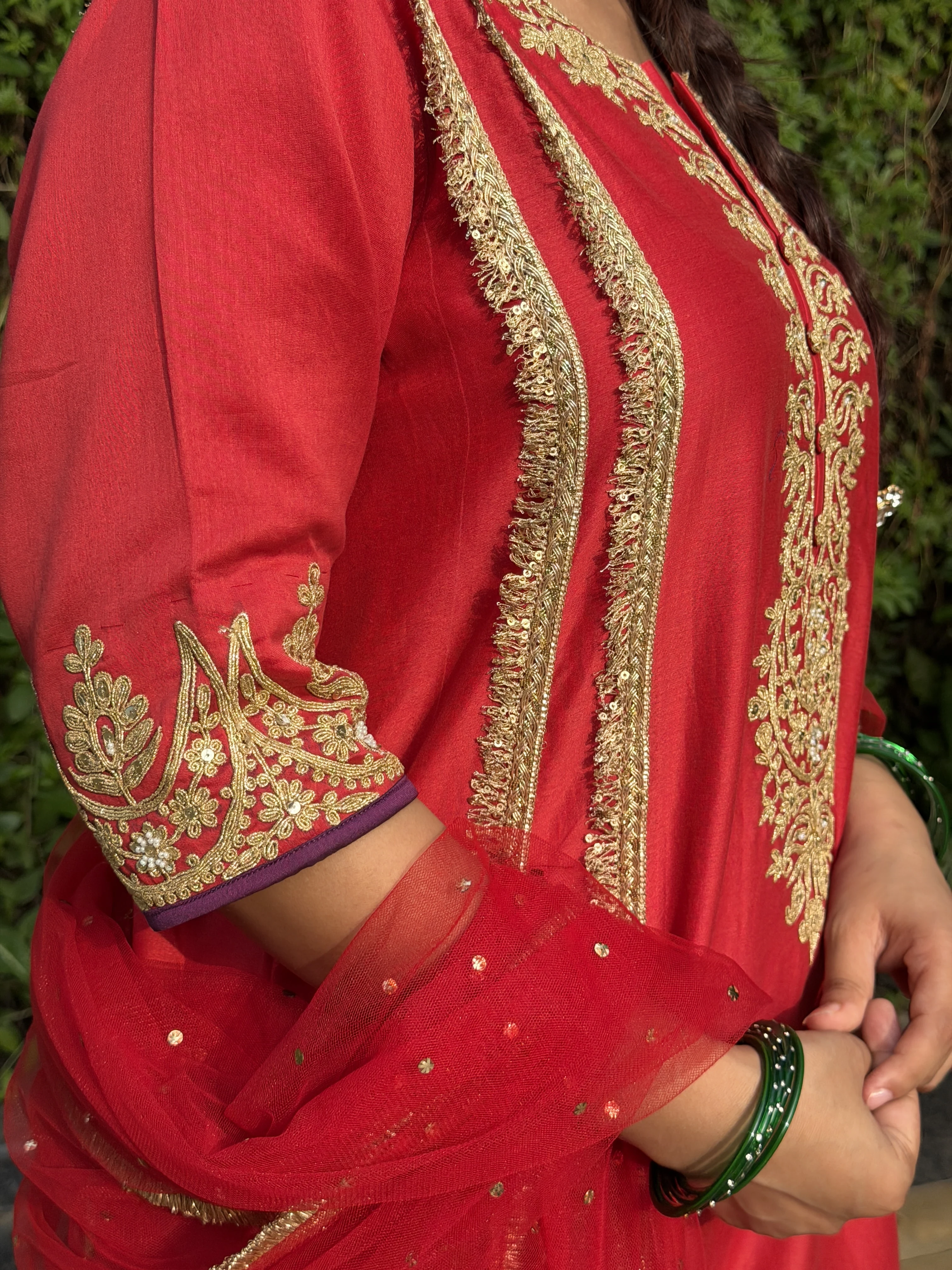 The Surkh Bahaar Set thumbnail 2