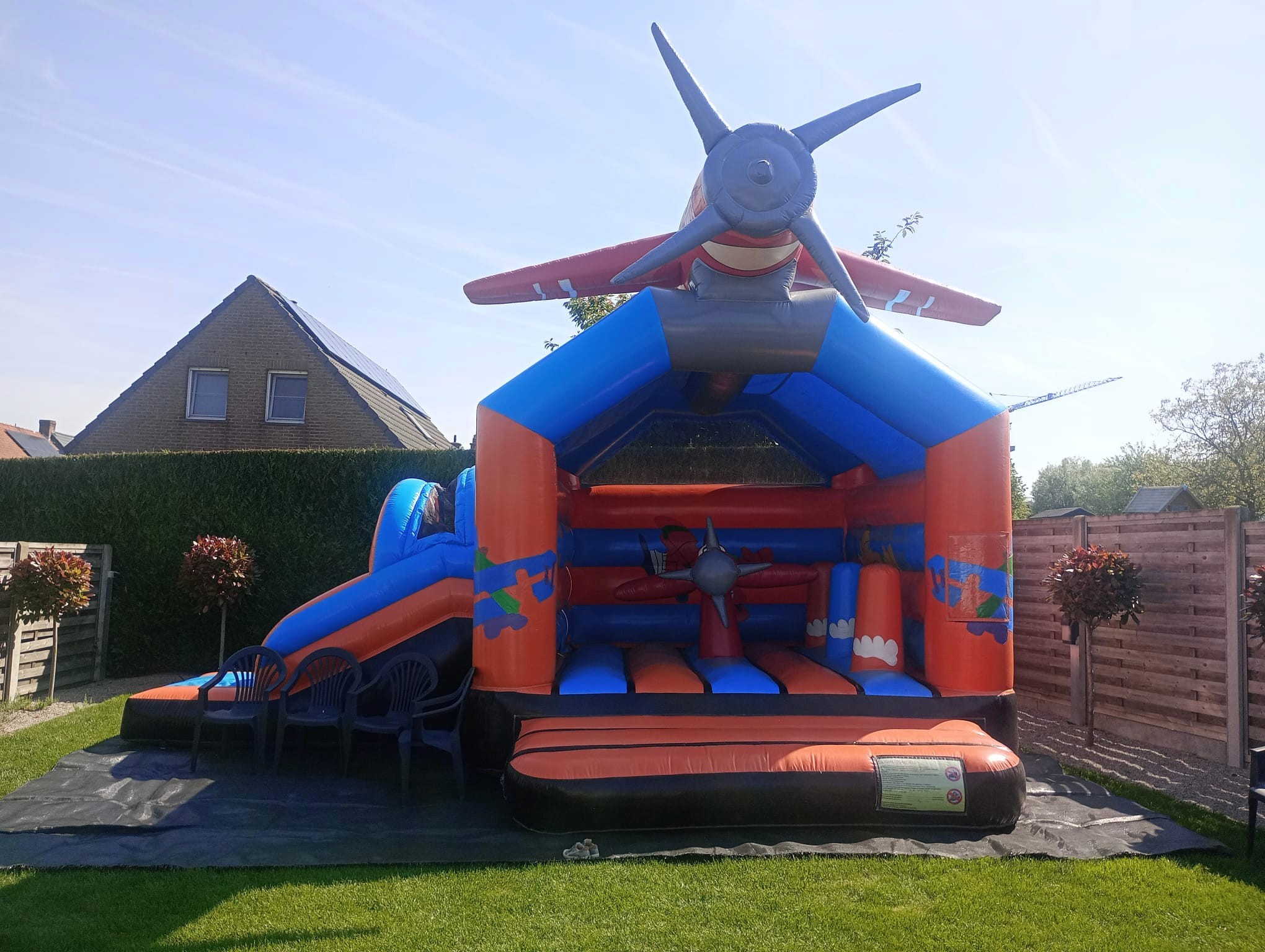 Vliegtuig springkasteel