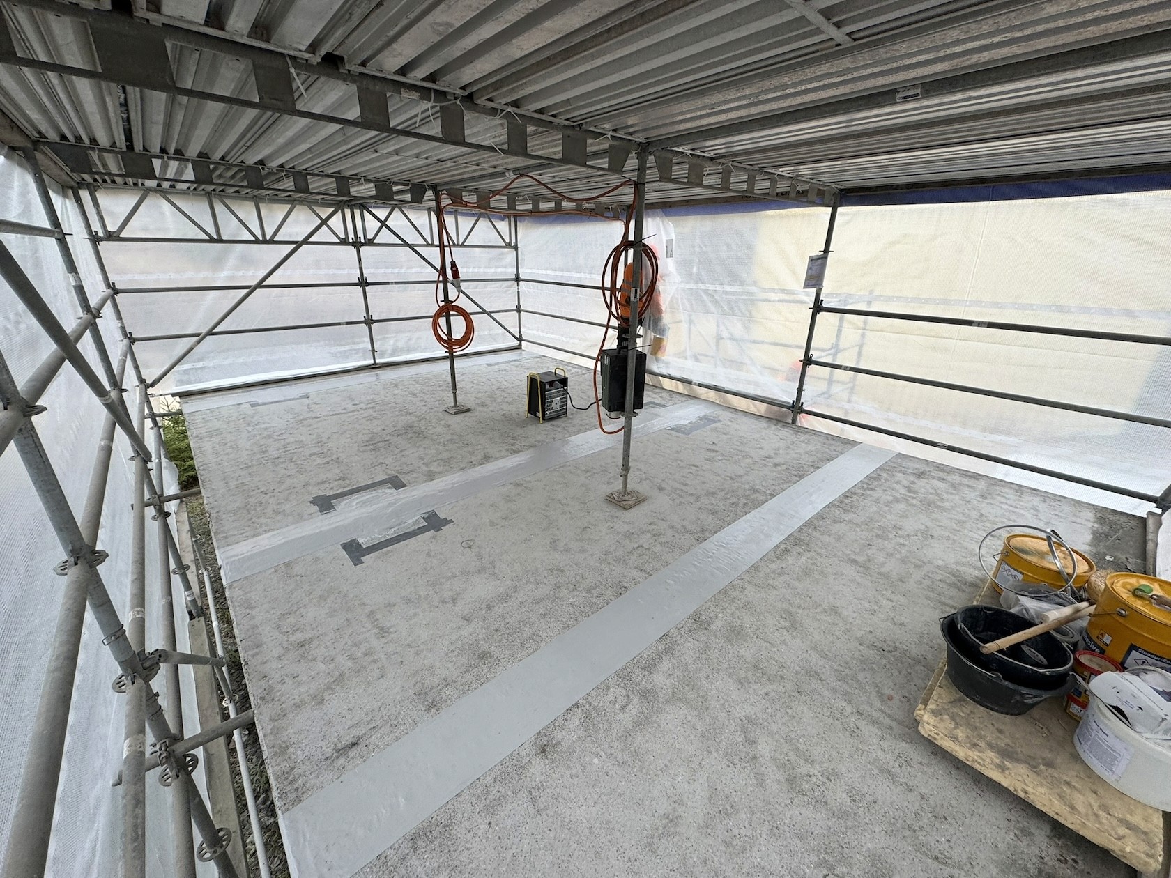 Umfassende Abdichtungsarbeiten bei Gewerbe-/Industriebetrieb