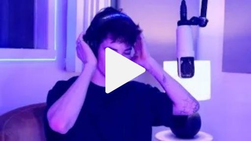 Live performance of Lil Queen's "Party Show" Hot Ride for Blue Tint Originals