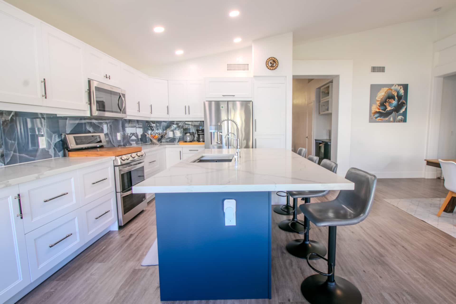 Kitchen & dining at The Gilbert Hideaway
