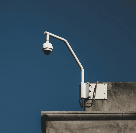 Système évolutif de sécurité privée avec alarme anti-intrusion et caméras de surveillance.