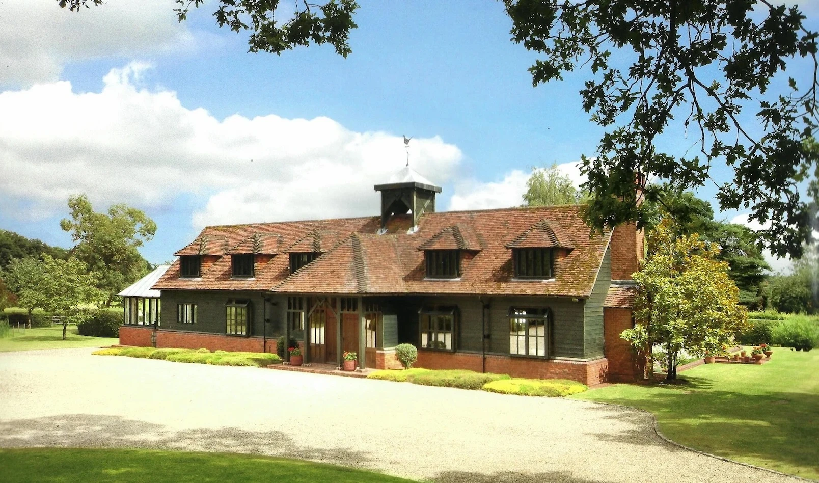 Frith Common Barn by London & Cape Town Properties