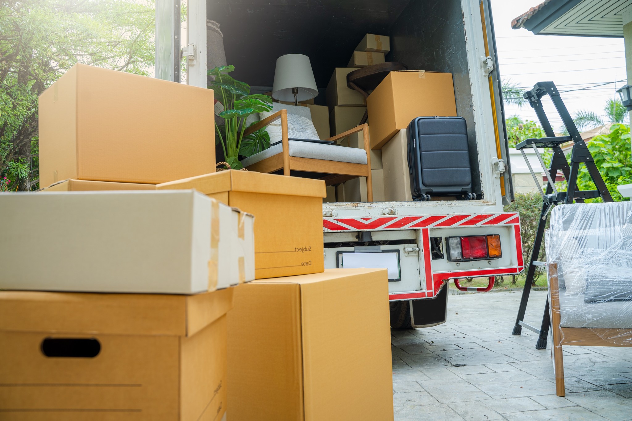 moving services in dubai by arena storage