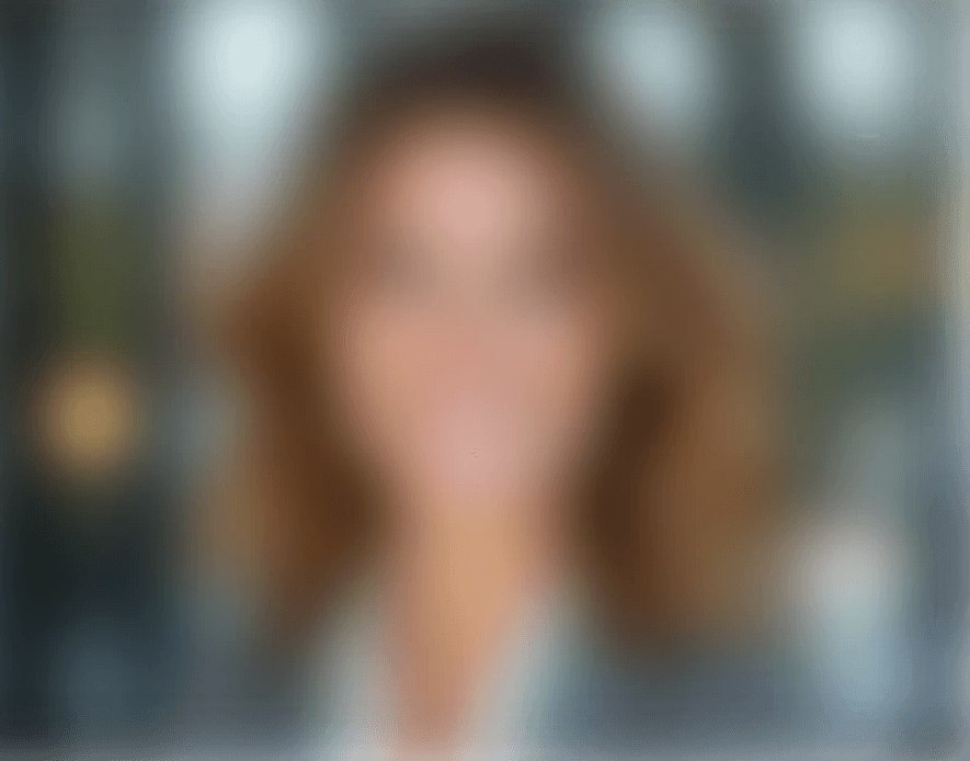 Portrait of a smiling woman