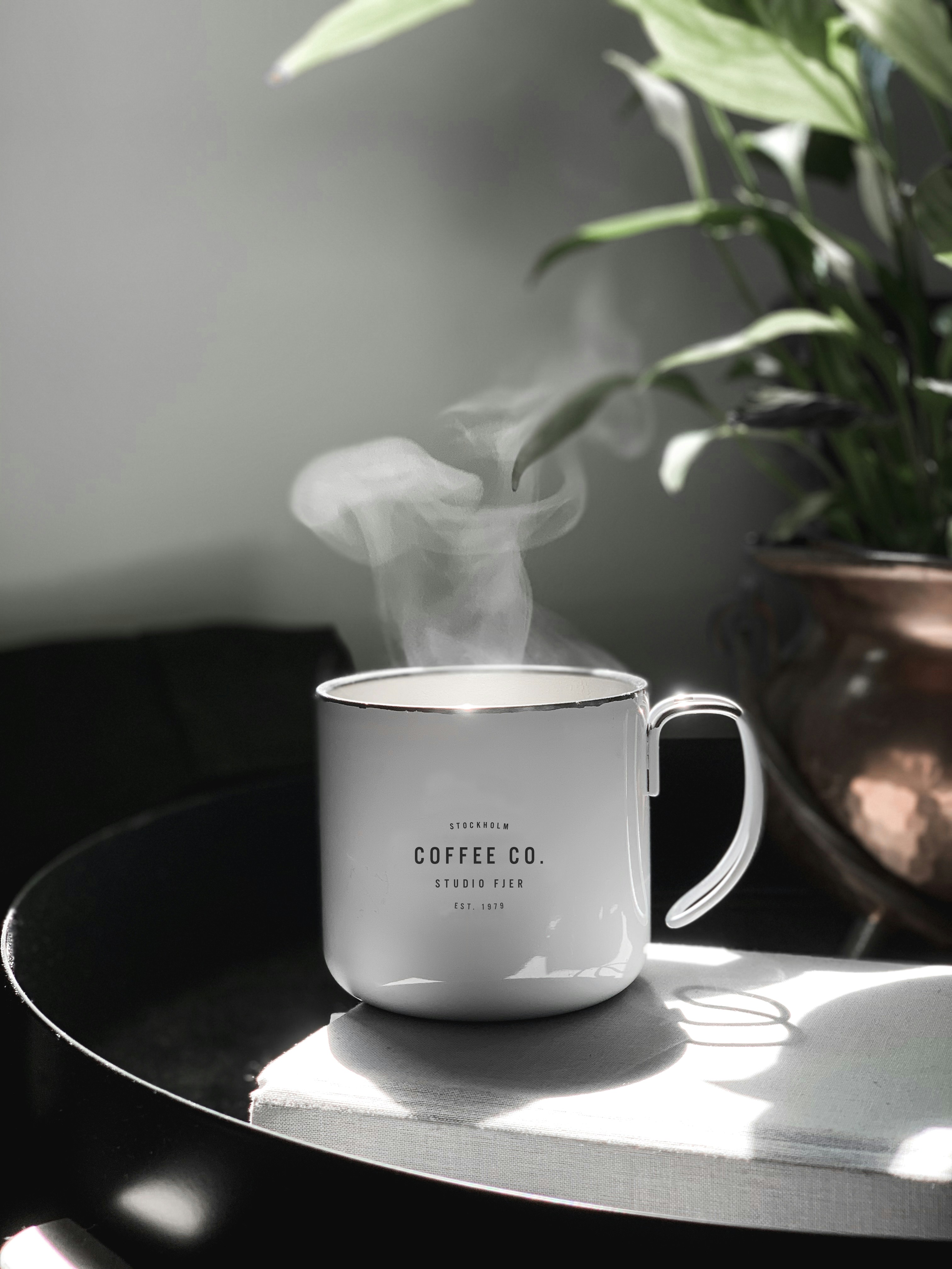 Botanical porcelain cup