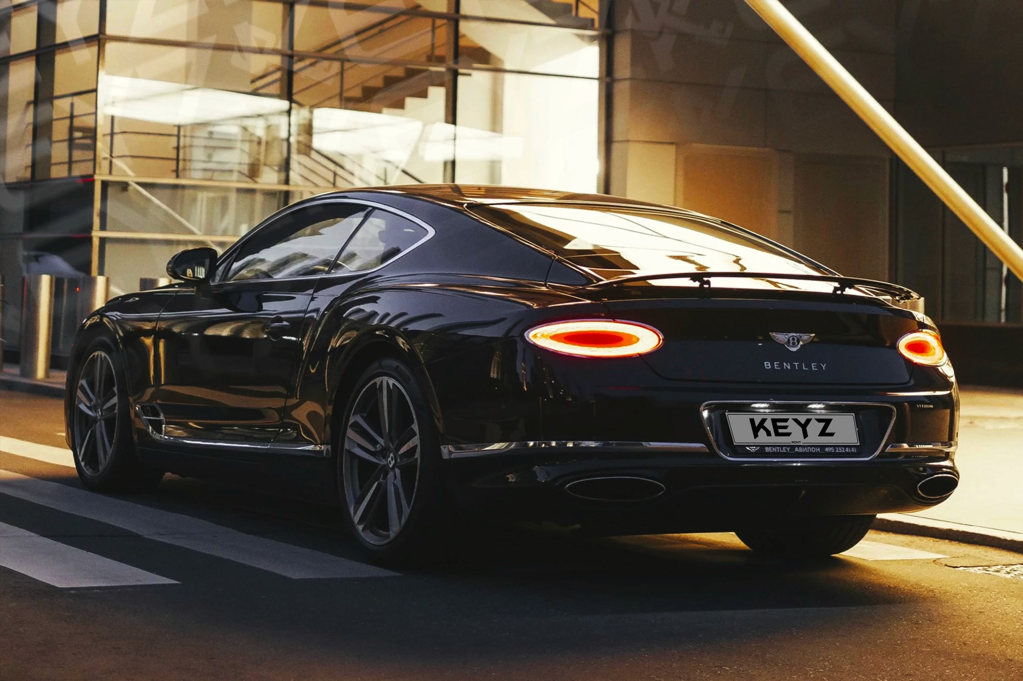 Vue extérieure arrière Bentley Continental GT Noir – Location Voiture de luxe à Dubaï | Keyz Rent