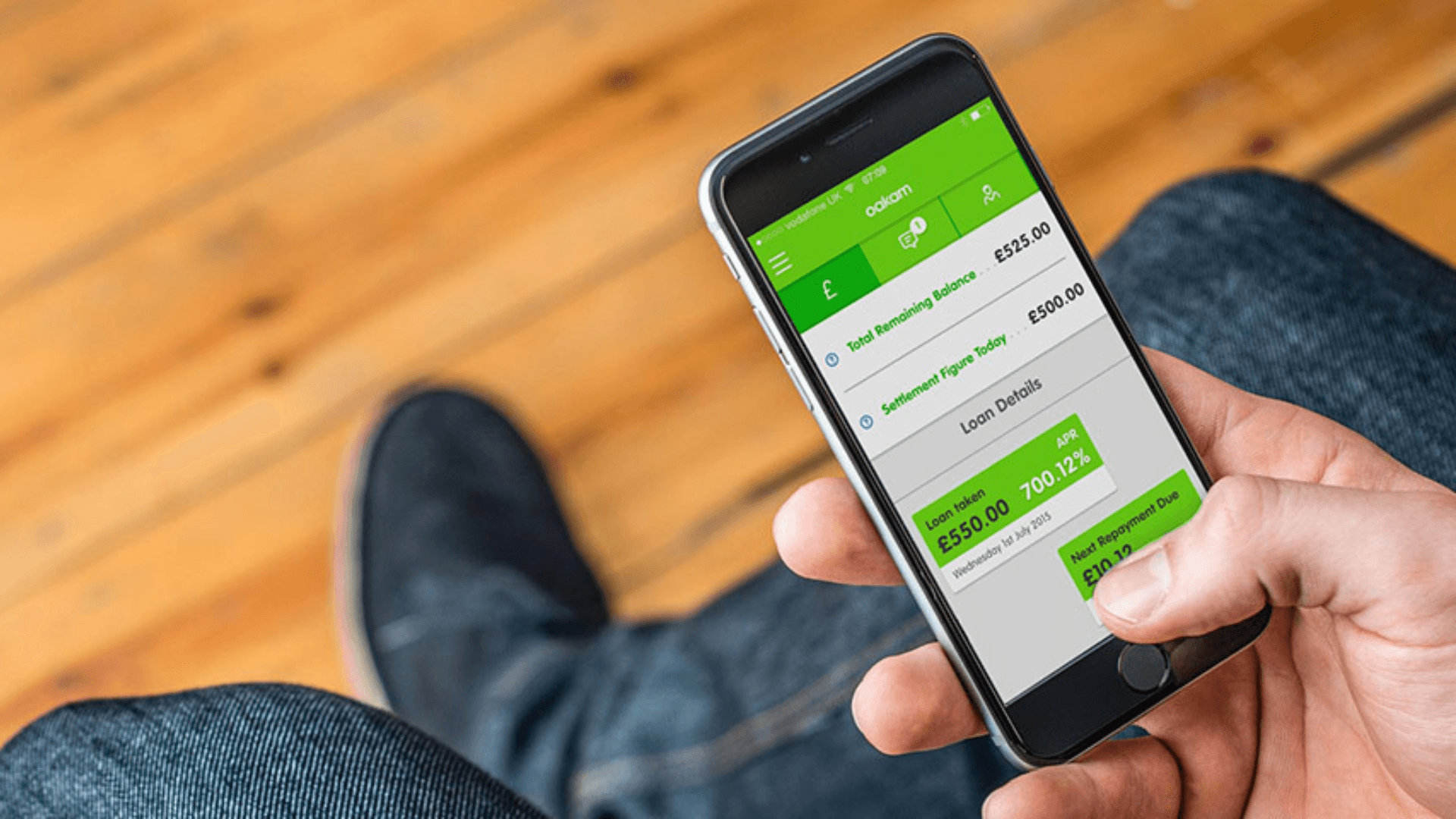 Oakam's app on a mobile phone