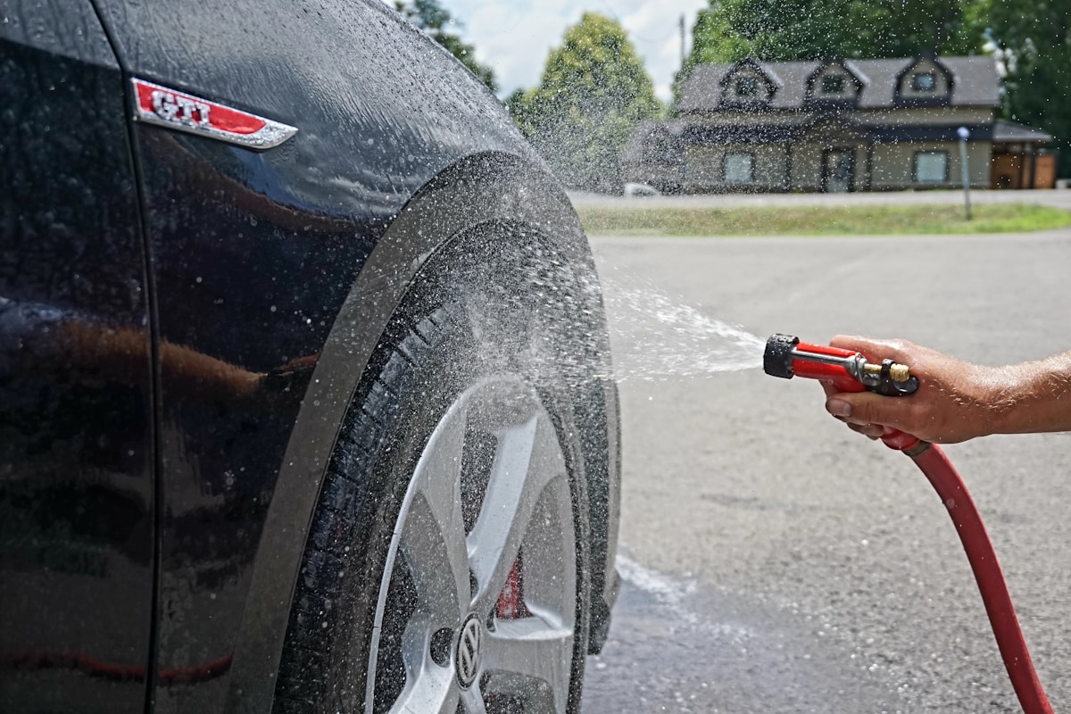 Deep-cleaned wheels and tire dressing