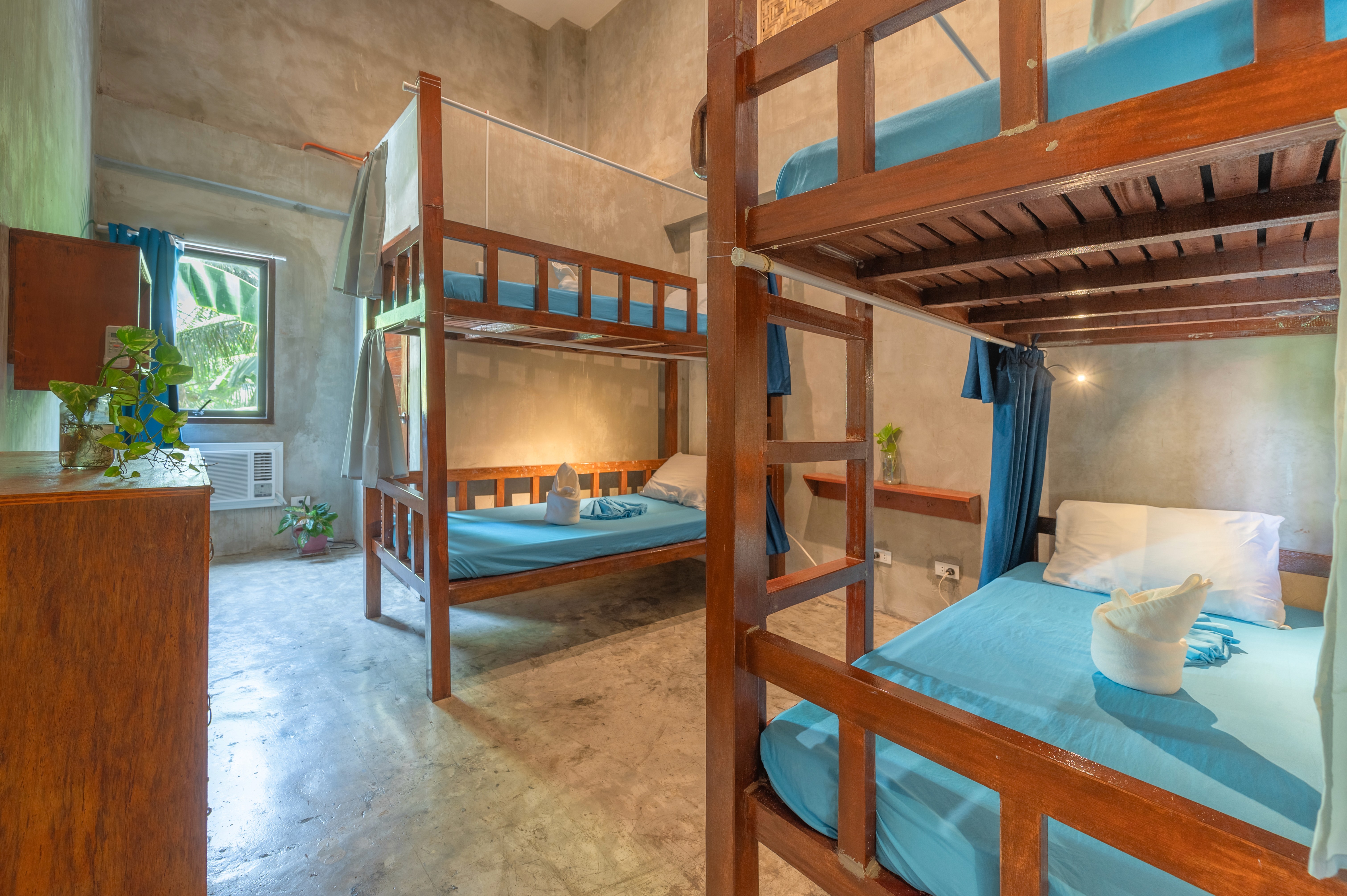4-bed dorm