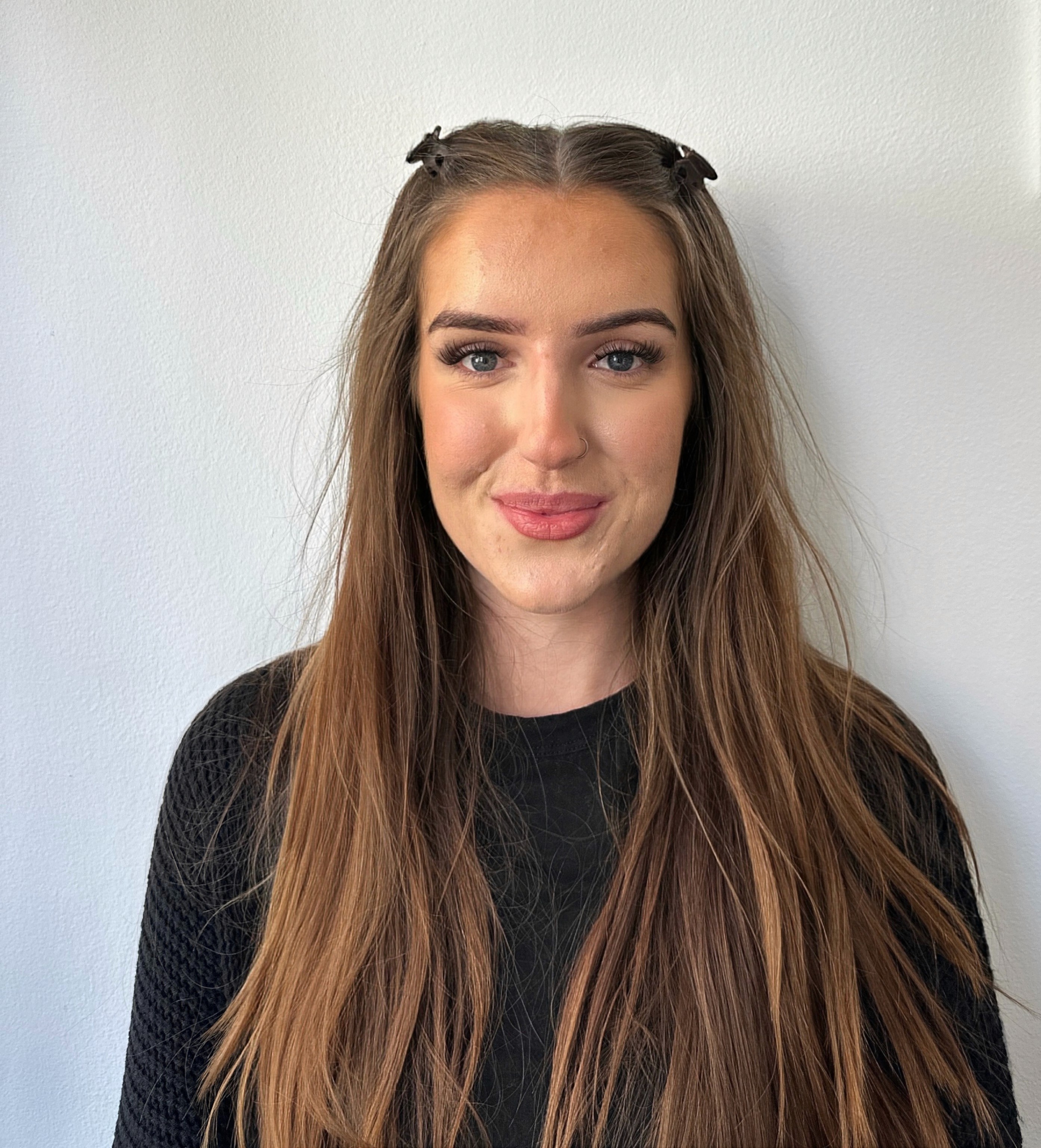 Hair stylist with brown hair 