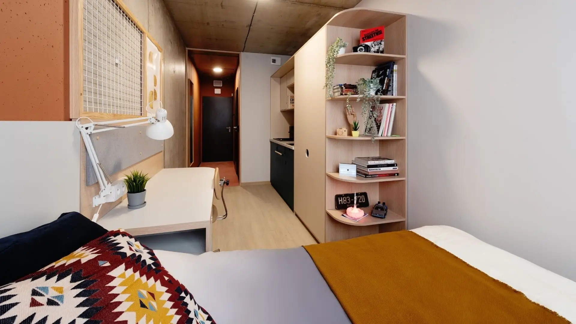 Student studio with kitchenette, dining table and study area in Kraków