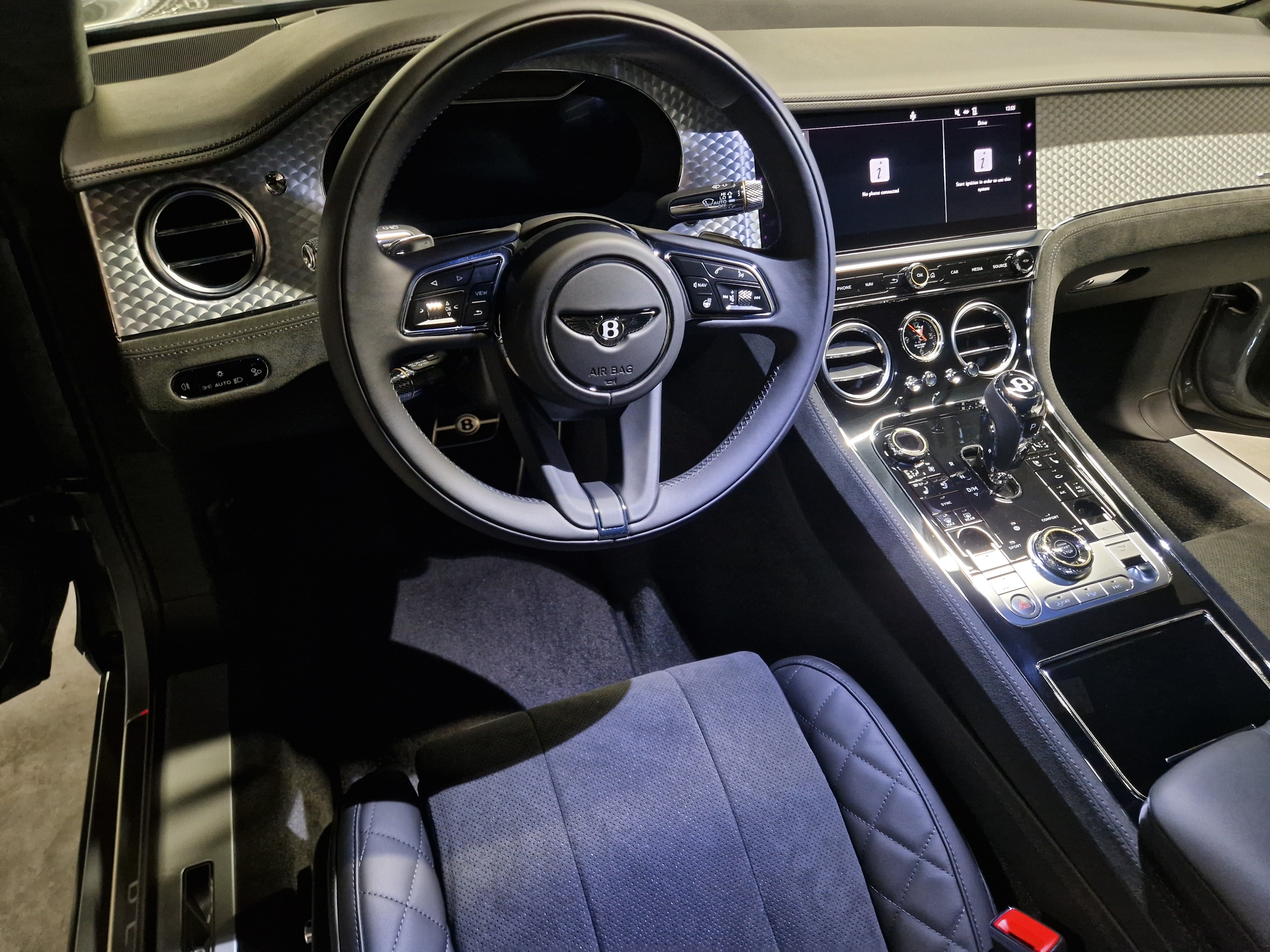 Bentley Innen Leder Vorher Nachher – luxuriös & glänzend