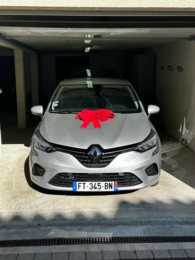Clio livrée par un membre