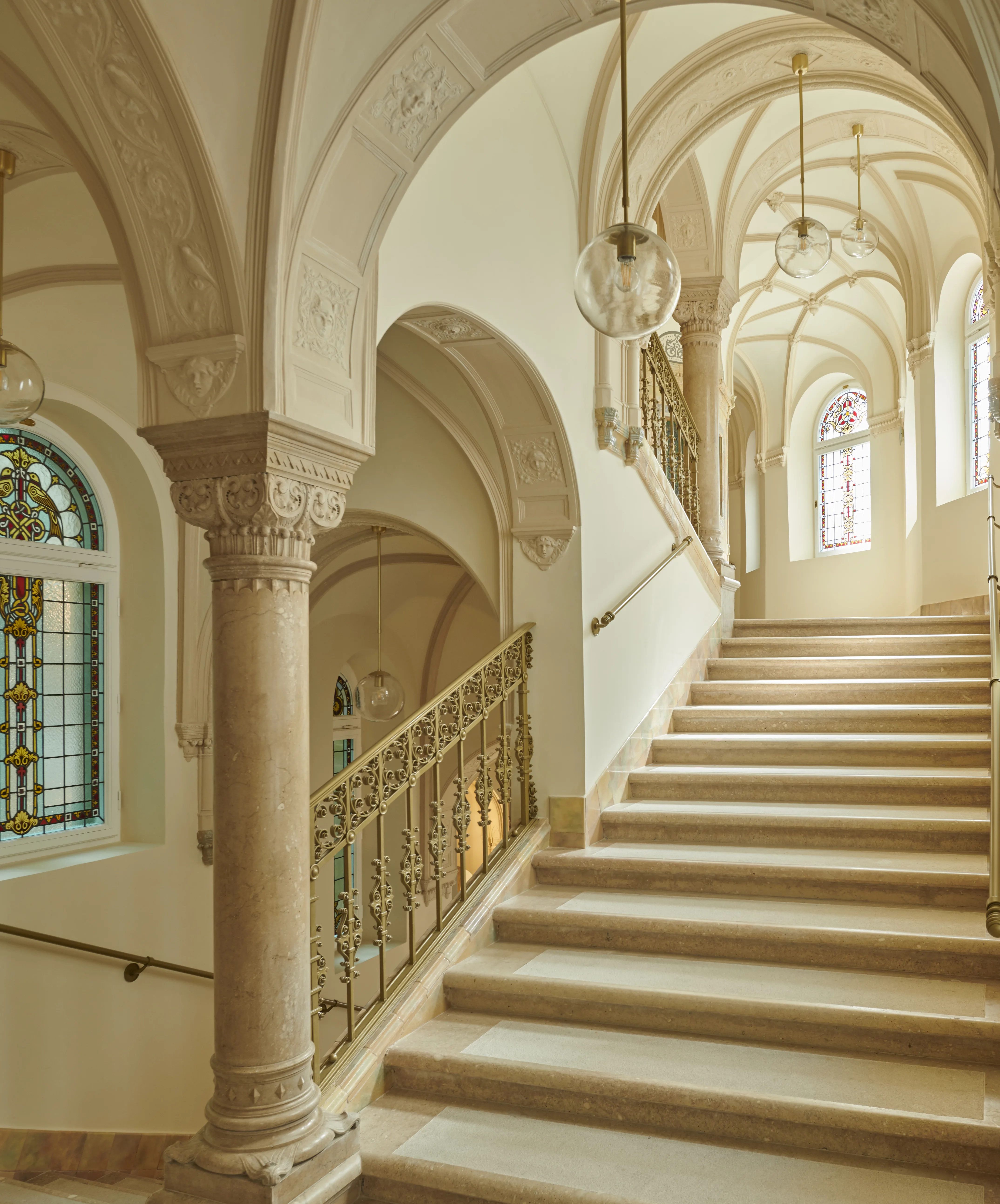 parisi udvar_staircase_korki studio