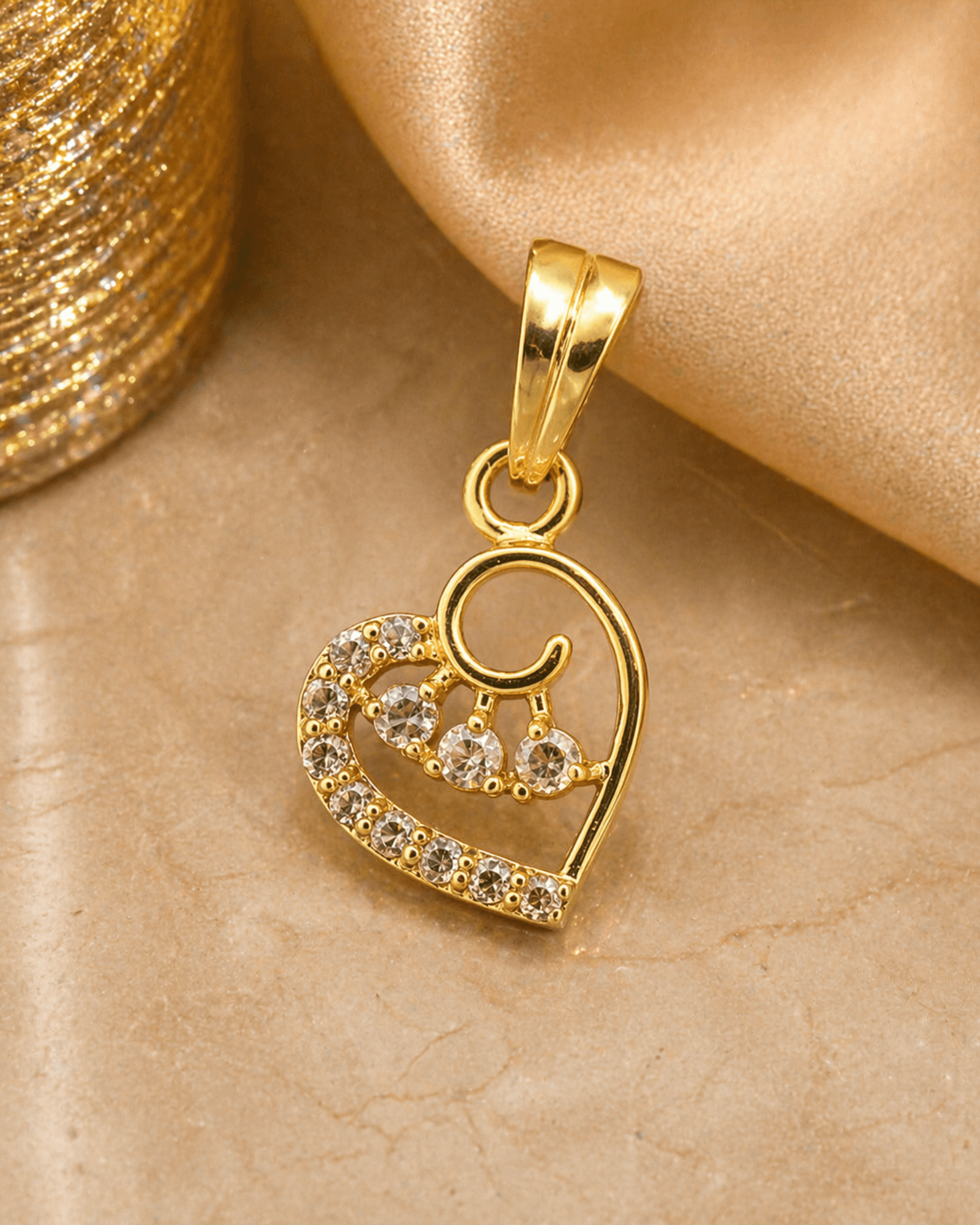 Hearty uncut diamond pendant