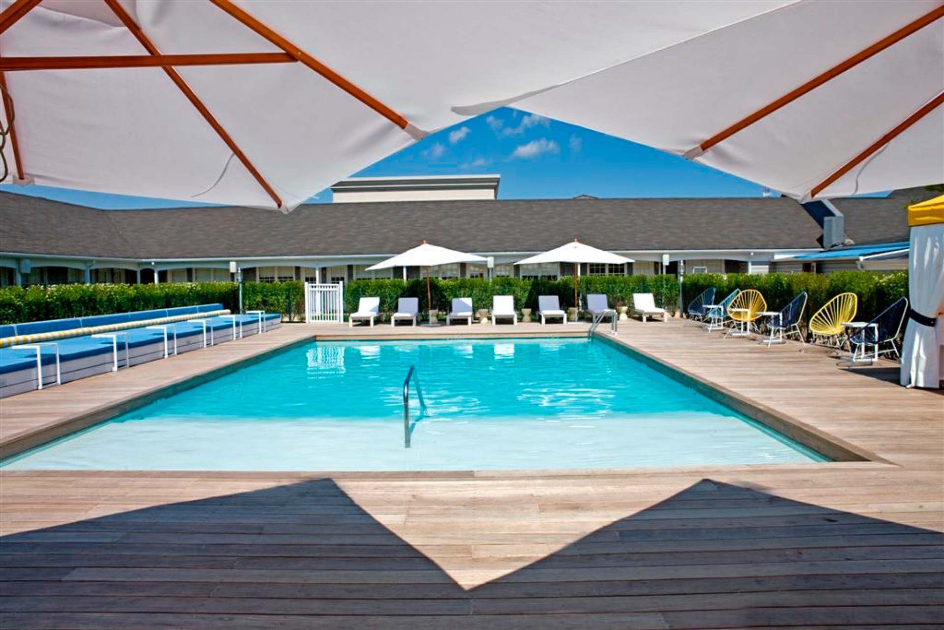 Capri Poolside