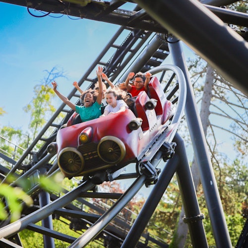 L'attraction fusée rapide au Jardin d'Acclimatation
