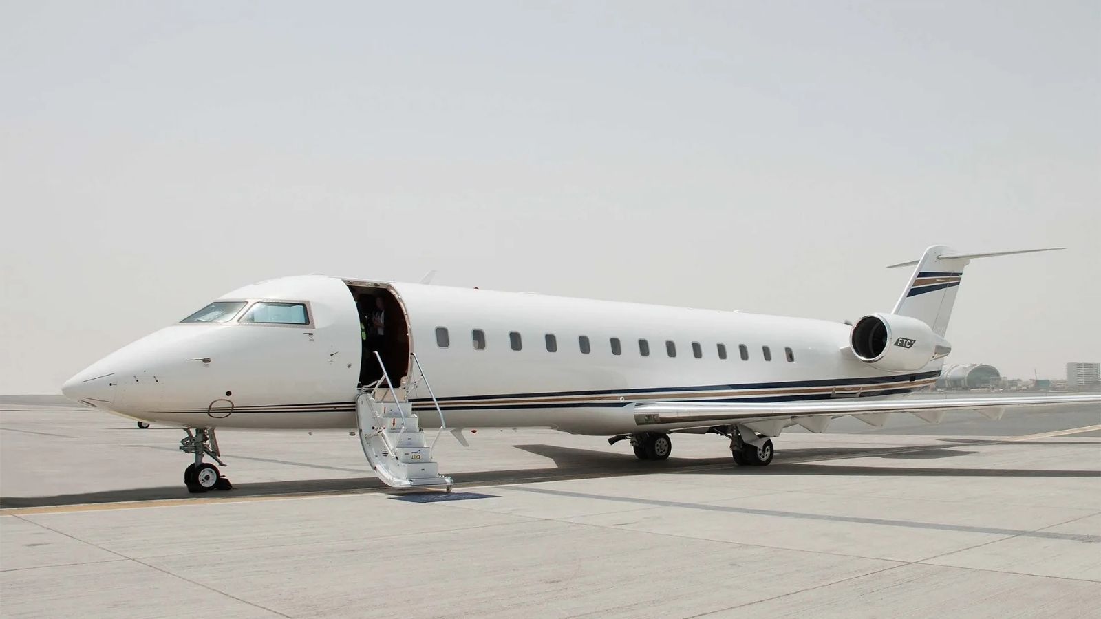 Bombardier Challenger 850