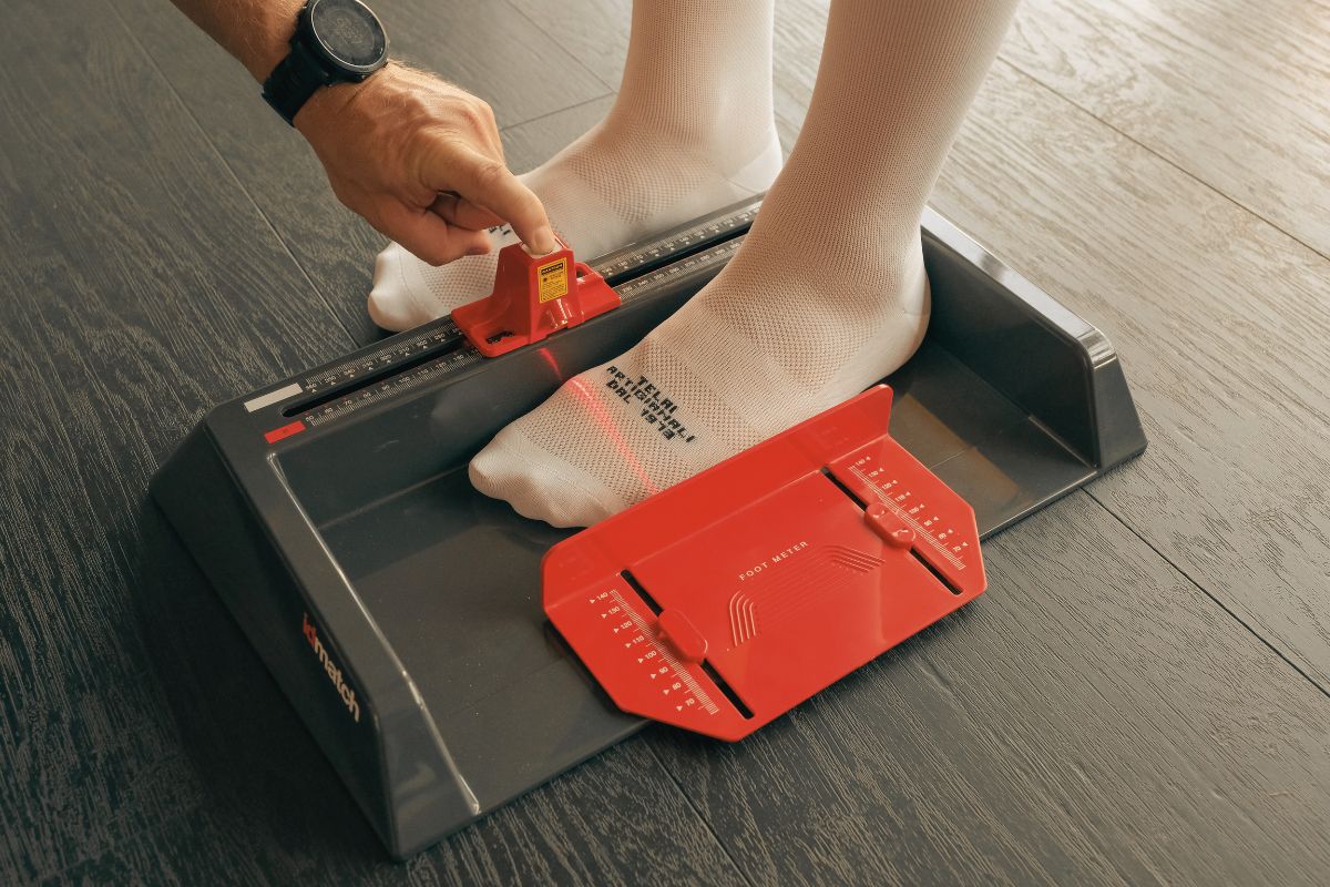 Analyse morphologique et mesure laser des pieds avec l'outil Foot Meter IDMatch pour l'étude posturale en Wallonie.