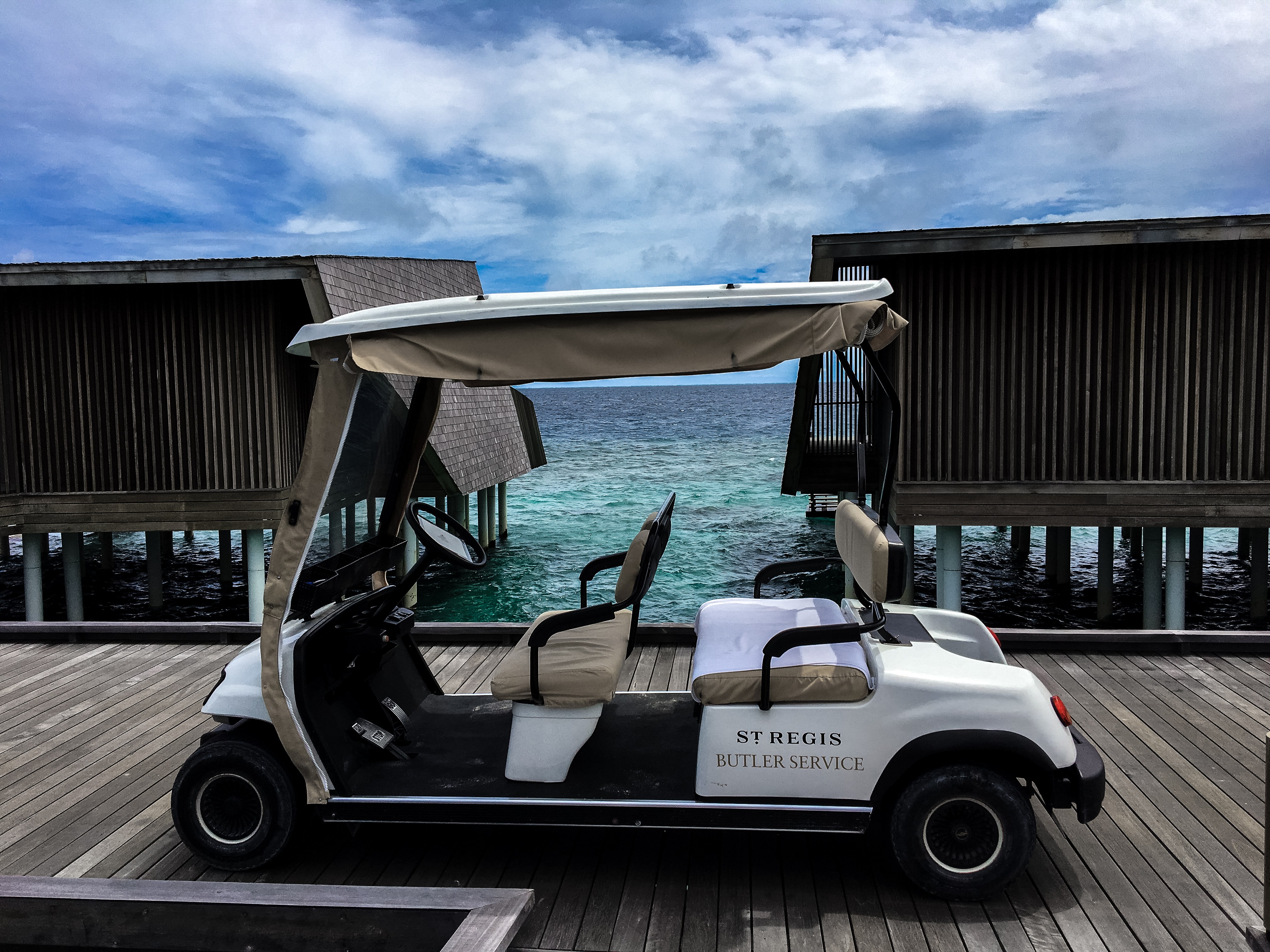The St. Regis Maldives Vommuli Resort – Eating and drinking
