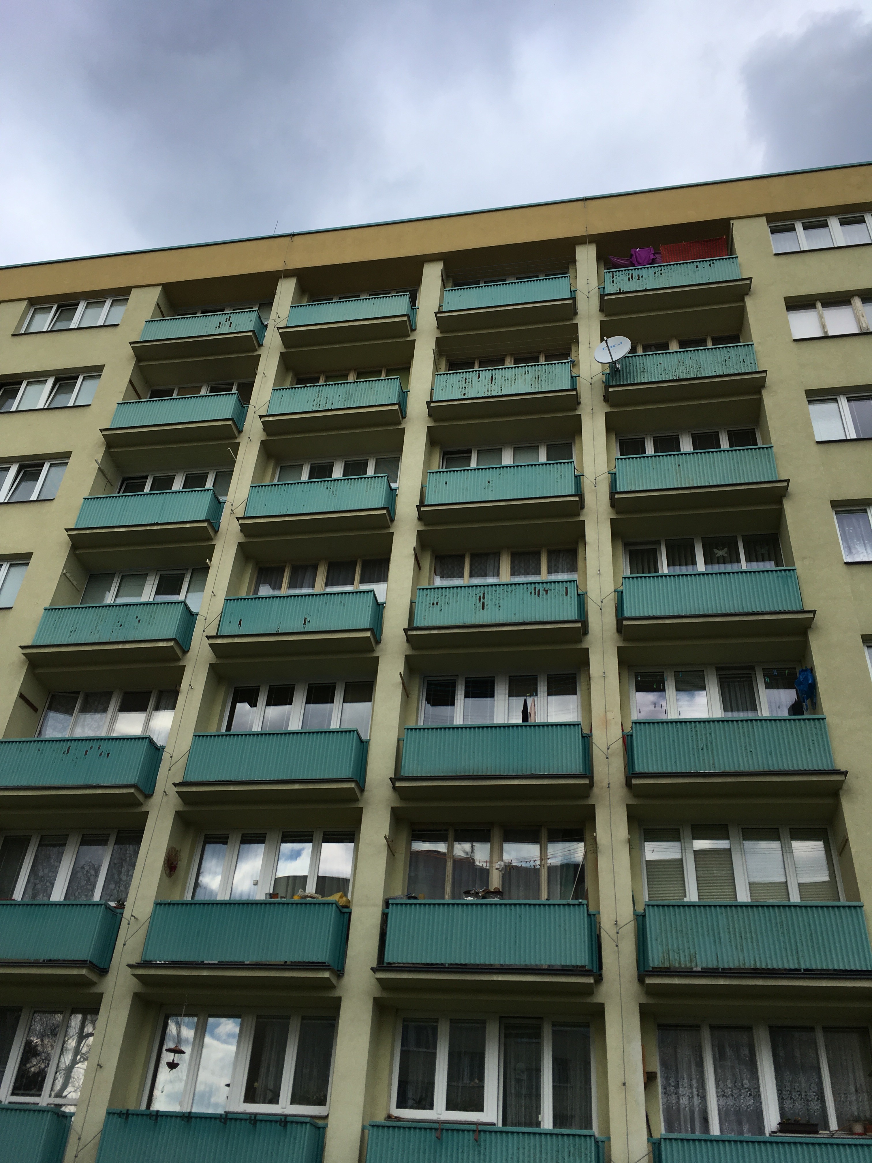 před rekonstrukcí zábradlí